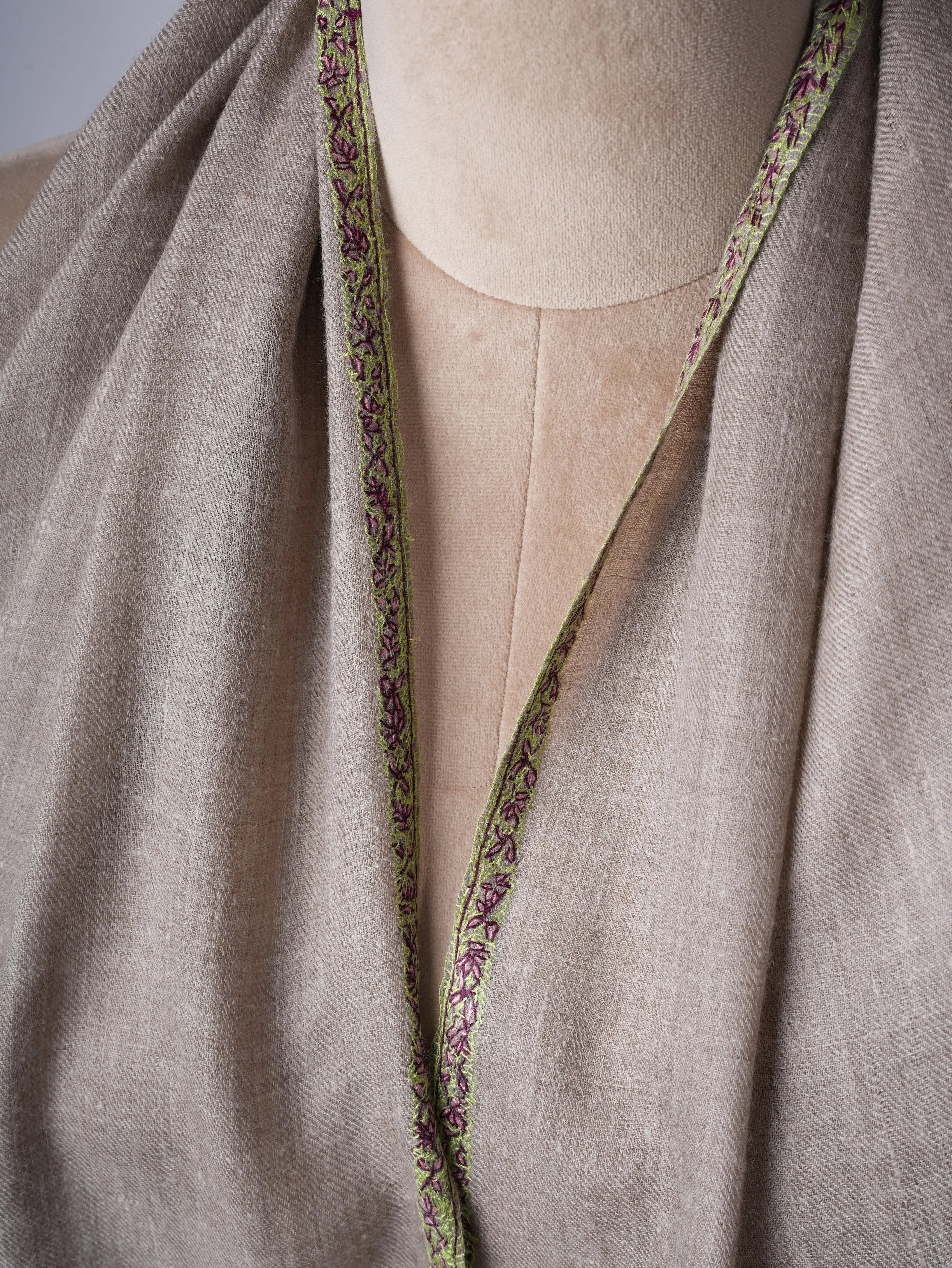 Grey Baby Soft Cashmere Scarf with Bail Embroidery – Handloomed Shahkaar