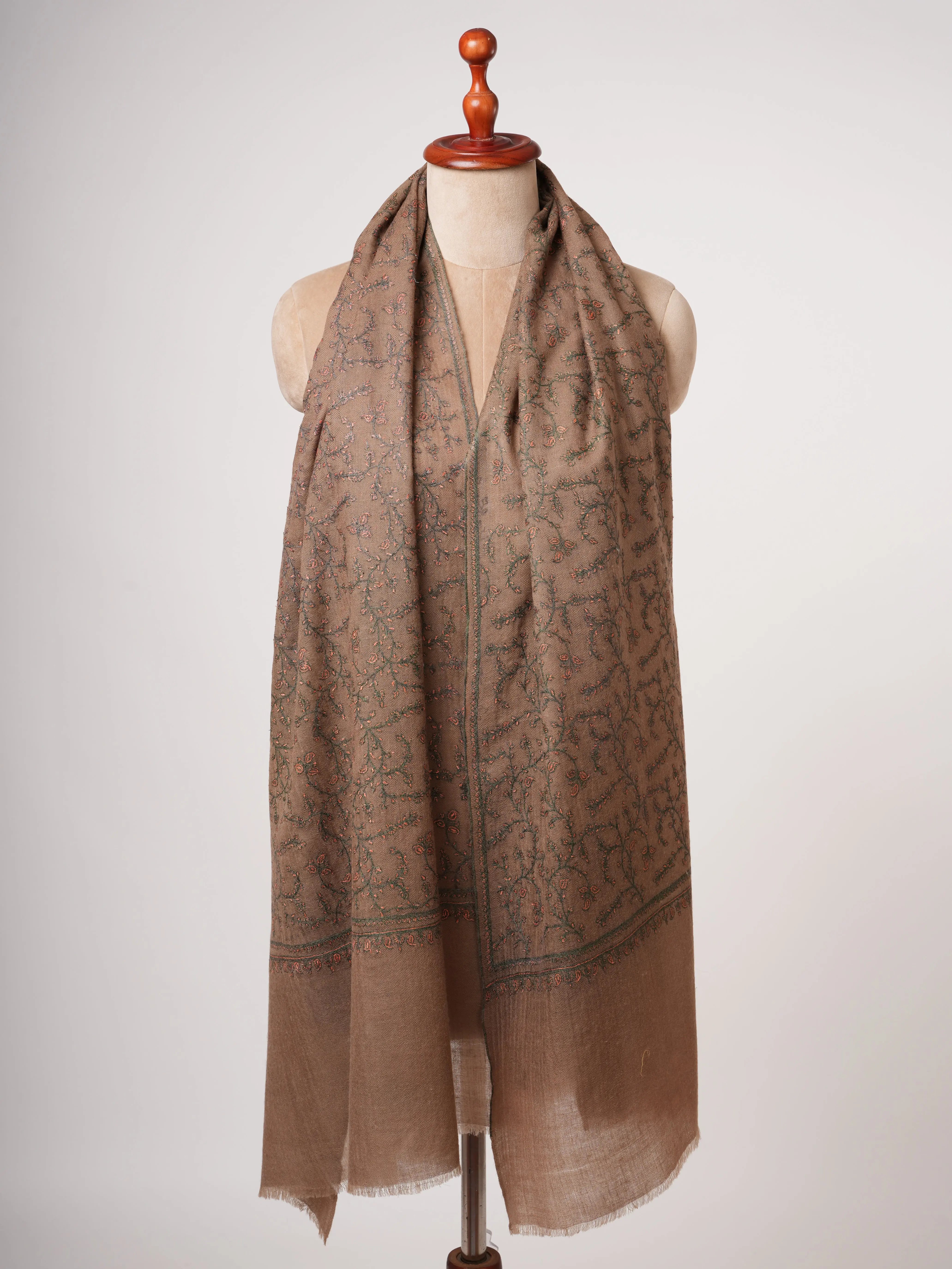 Hand Embroidered Cashmere Scarf with Fine Jali Motif – Luxurious & Elegant Shahkaar