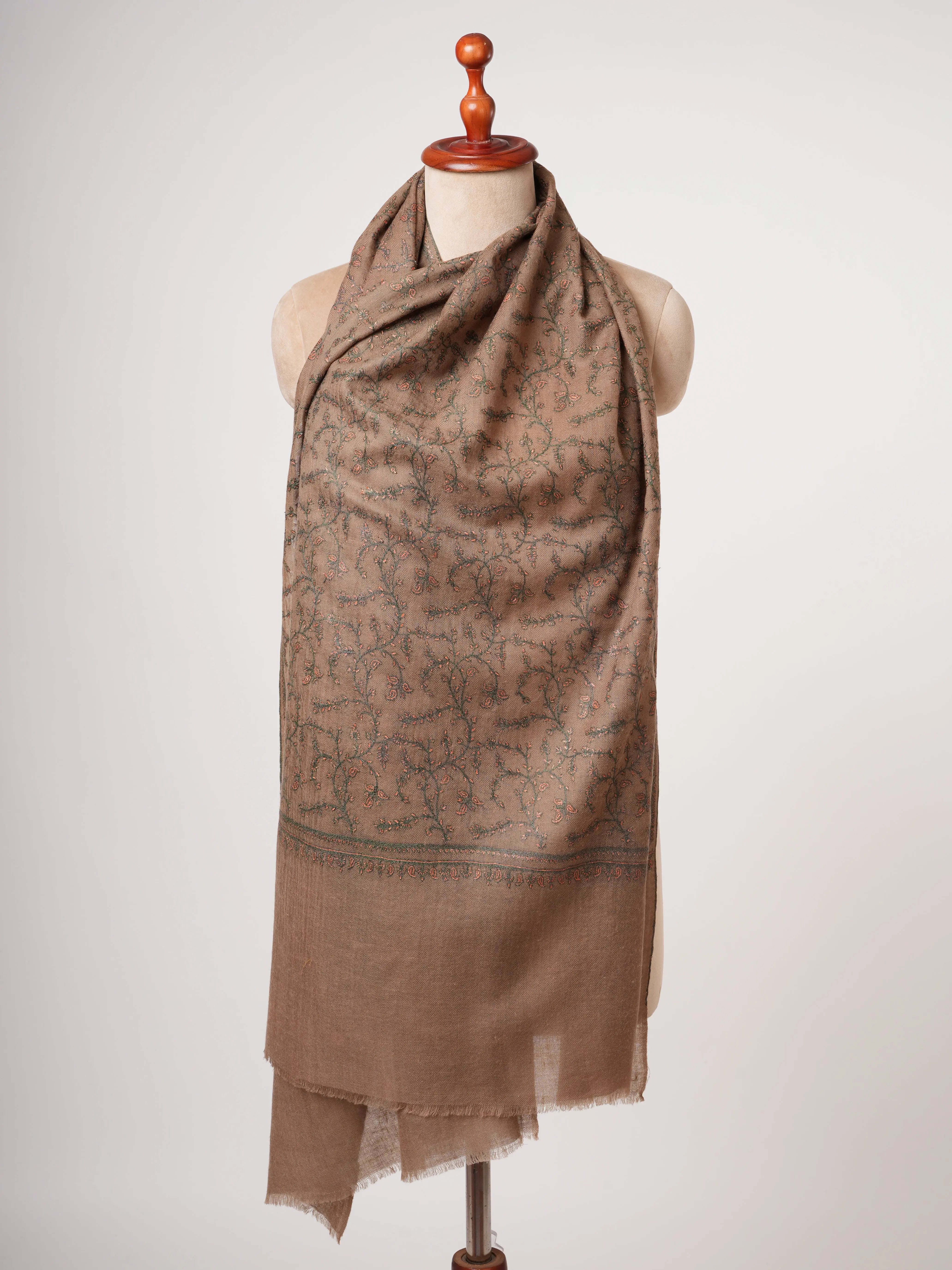 Hand Embroidered Cashmere Scarf with Fine Jali Motif – Luxurious & Elegant Shahkaar