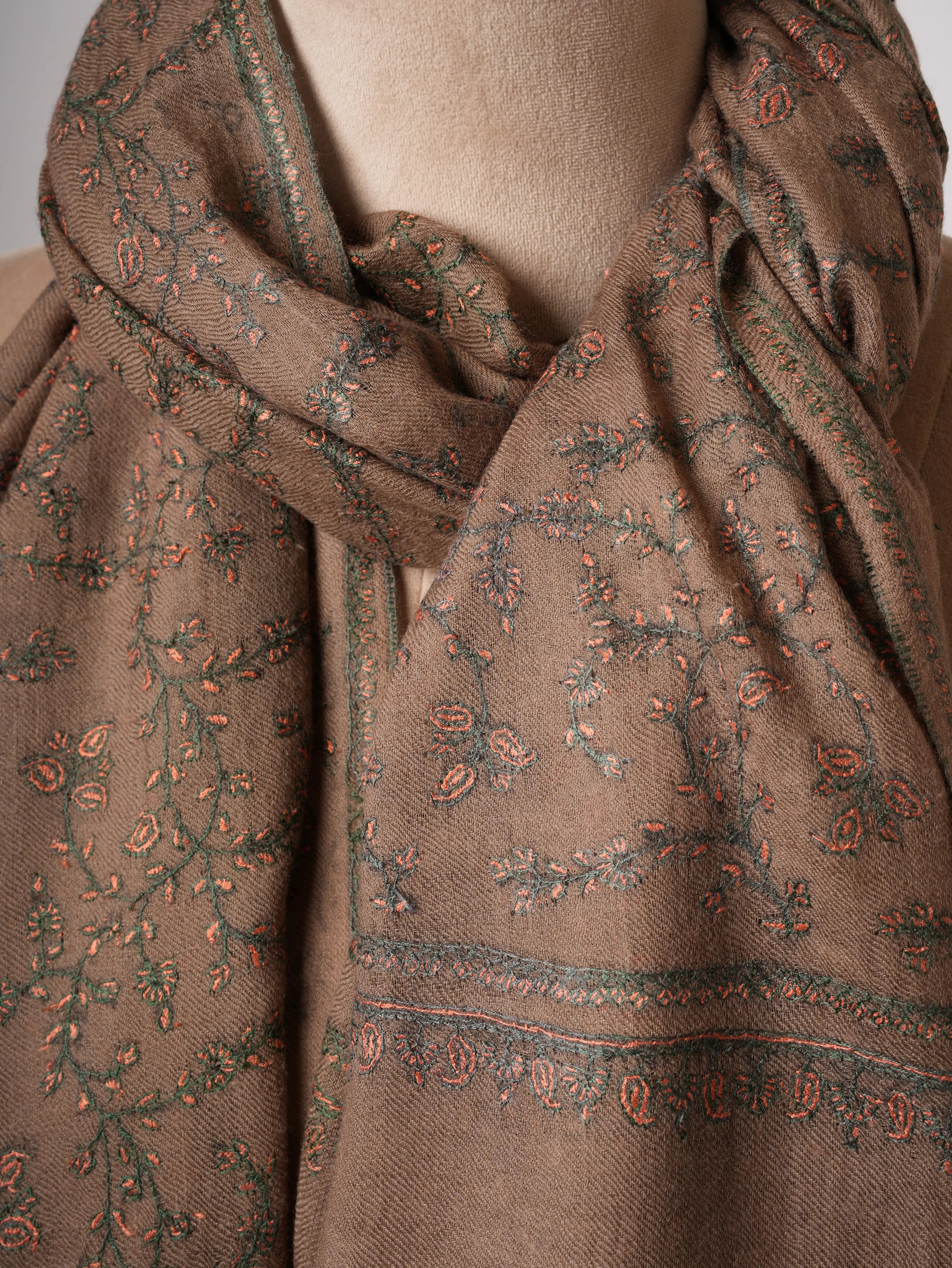 Hand Embroidered Cashmere Scarf with Fine Jali Motif – Luxurious & Elegant Shahkaar
