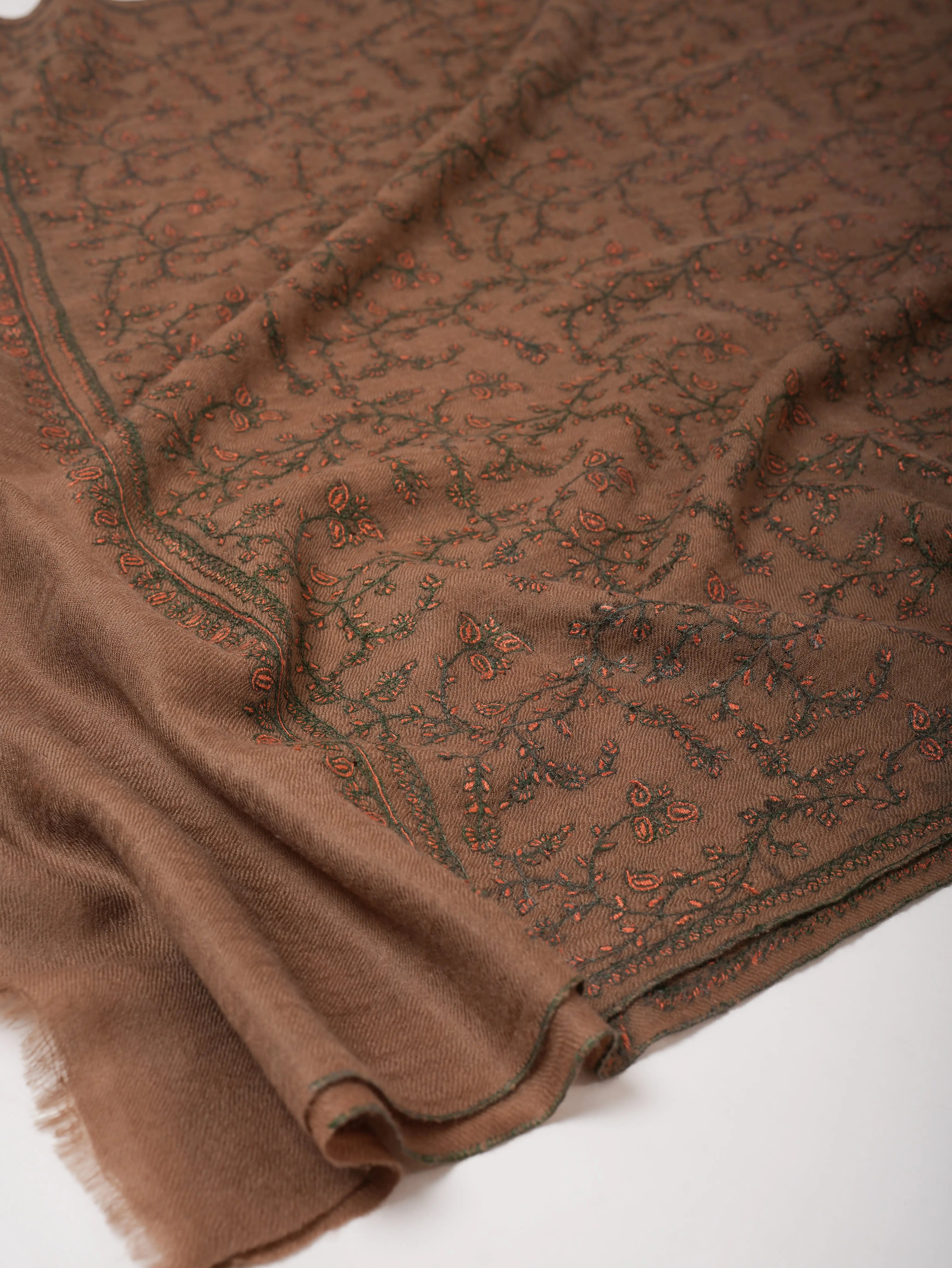Hand Embroidered Cashmere Scarf with Fine Jali Motif – Luxurious & Elegant Shahkaar