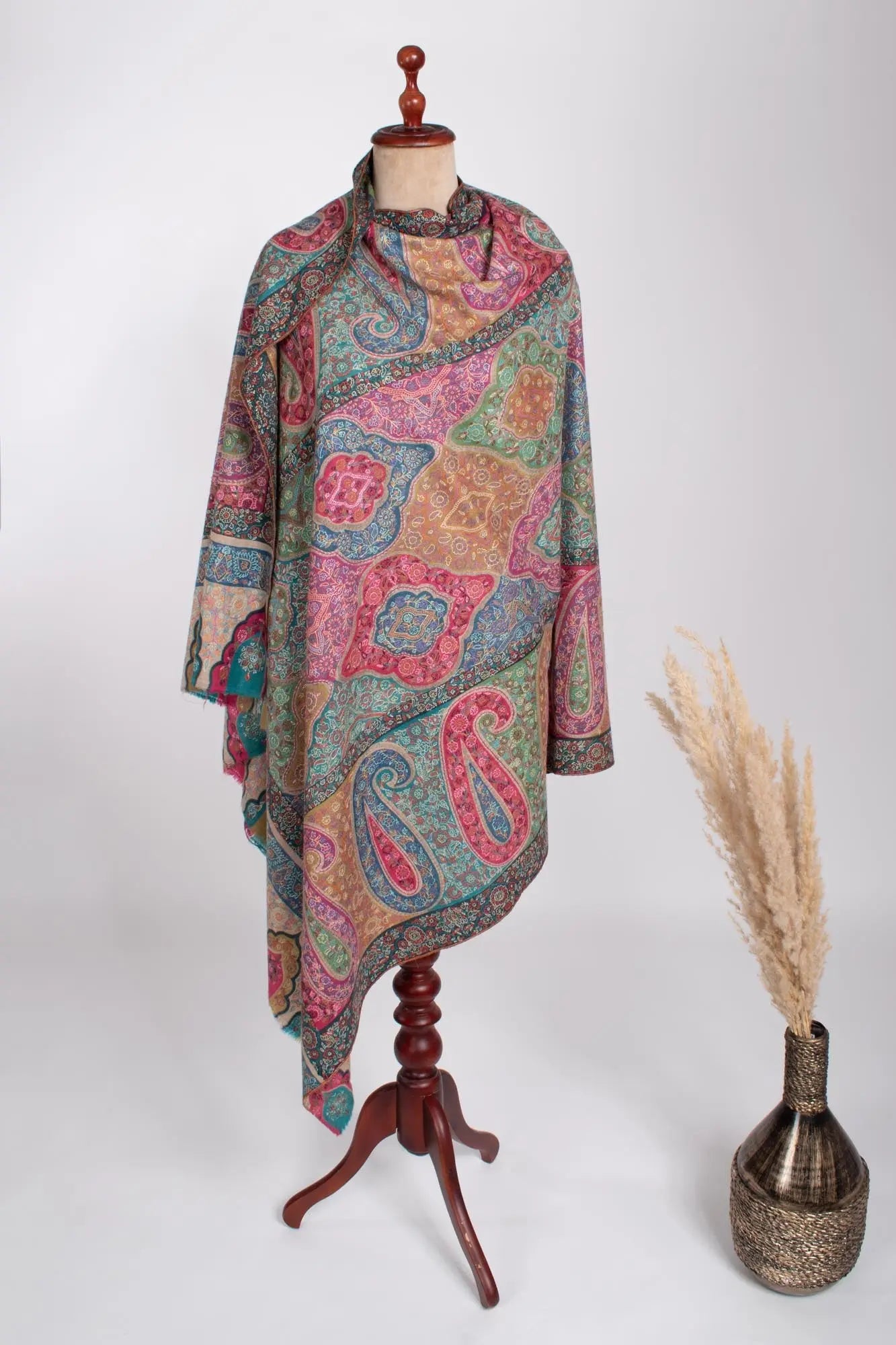 Hand Embroidered Pashmina with Paisley Motifs - PUSHKAR Shahkaar