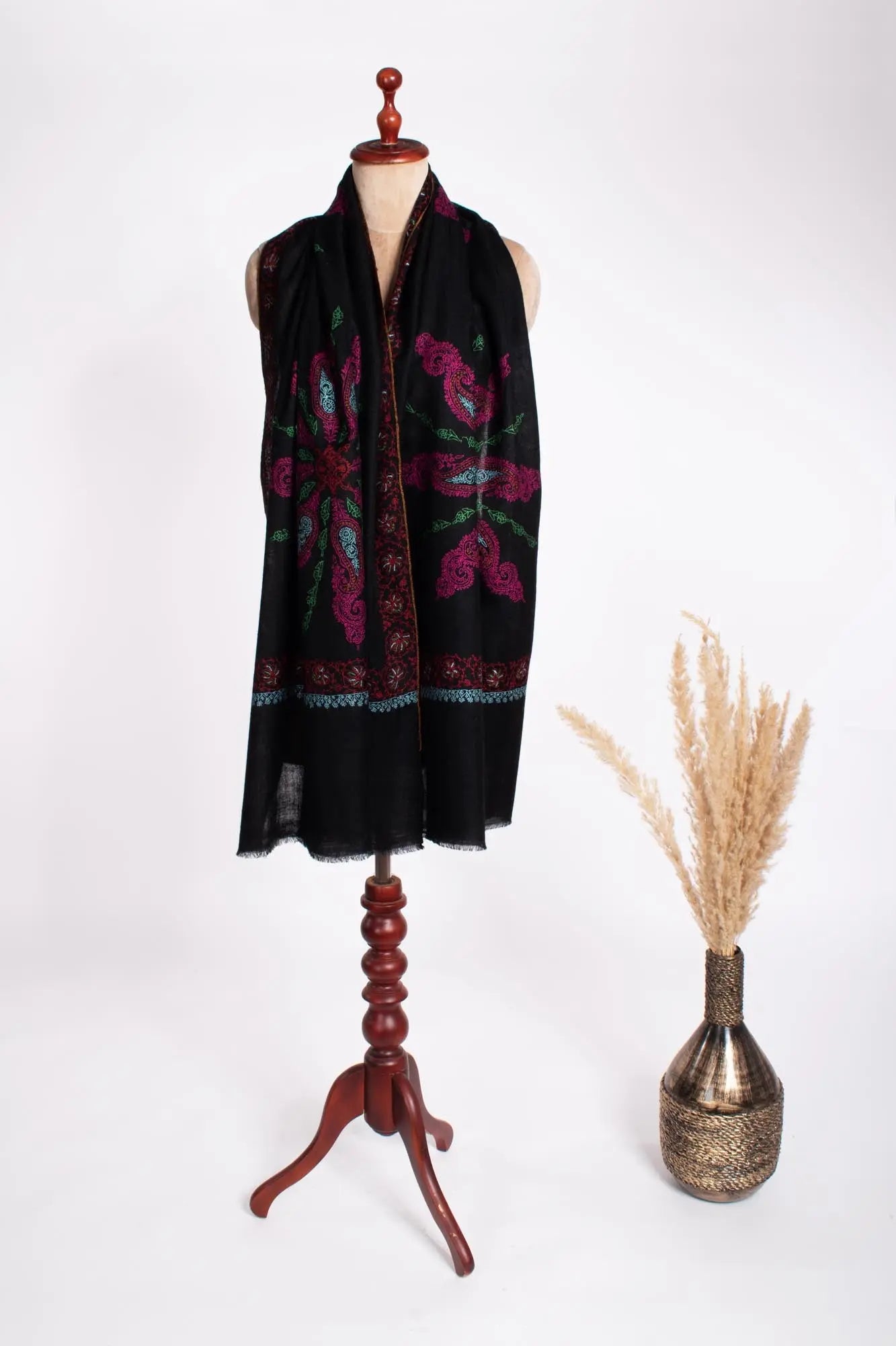 Hand Embroidered Sozni Kashmiri Cashmere Scarf in Black - ANDALUSIA Shahkaar