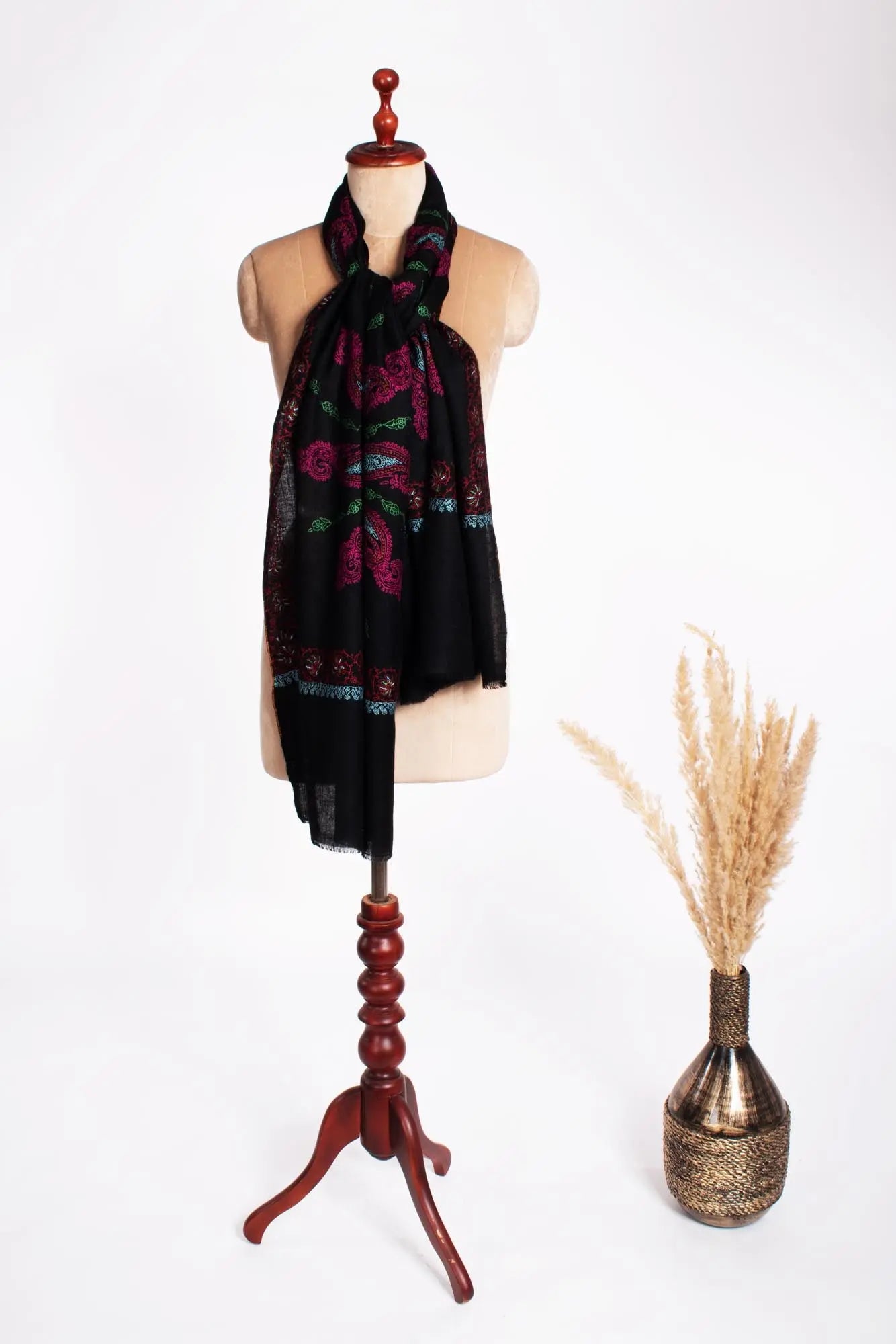Hand Embroidered Sozni Kashmiri Cashmere Scarf in Black - ANDALUSIA Shahkaar