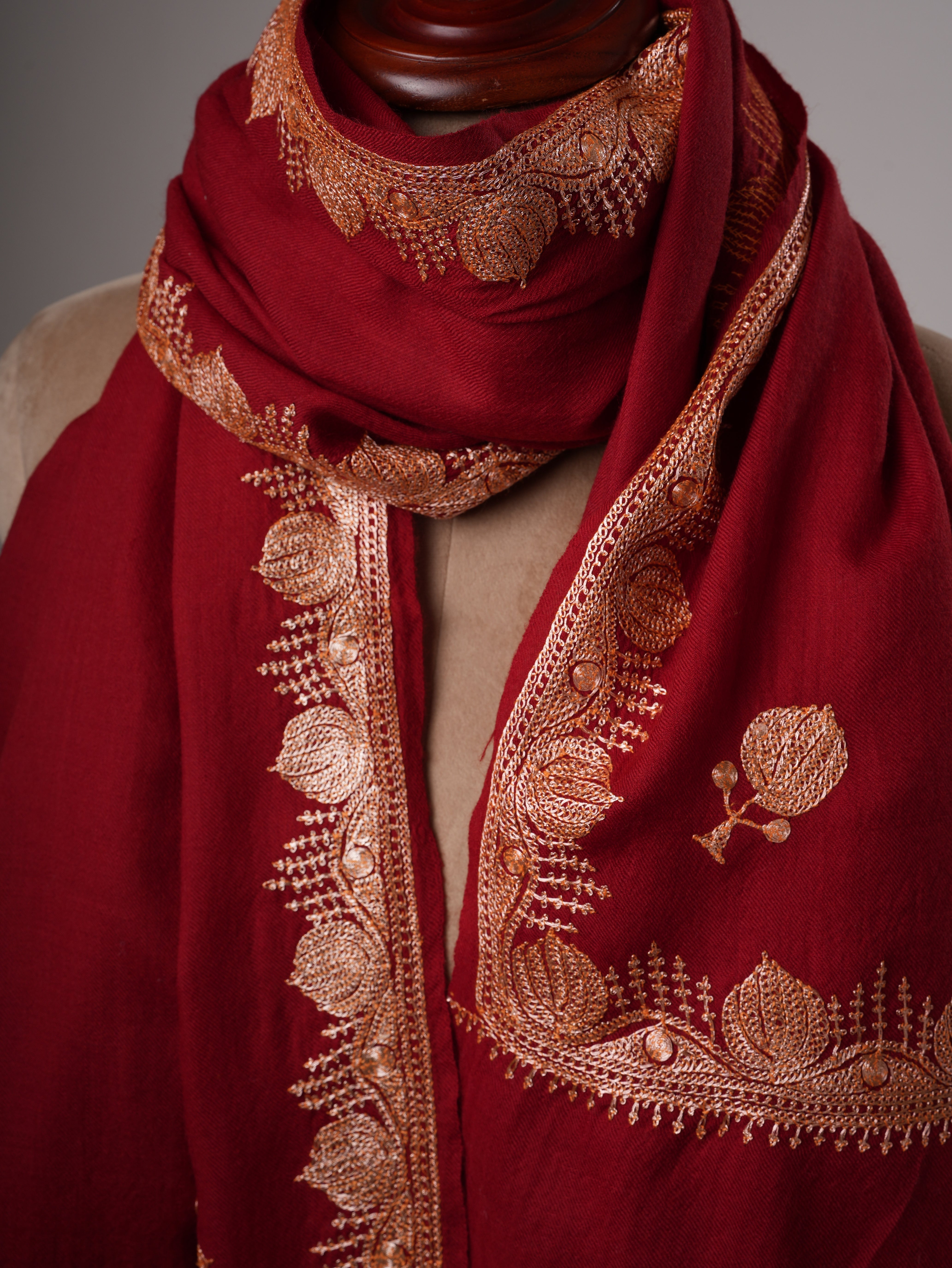 Hand Embroidered Tilla Neemdaur Fine Wool Shawl – Kashmiri Heritage Elegance Shahkaar