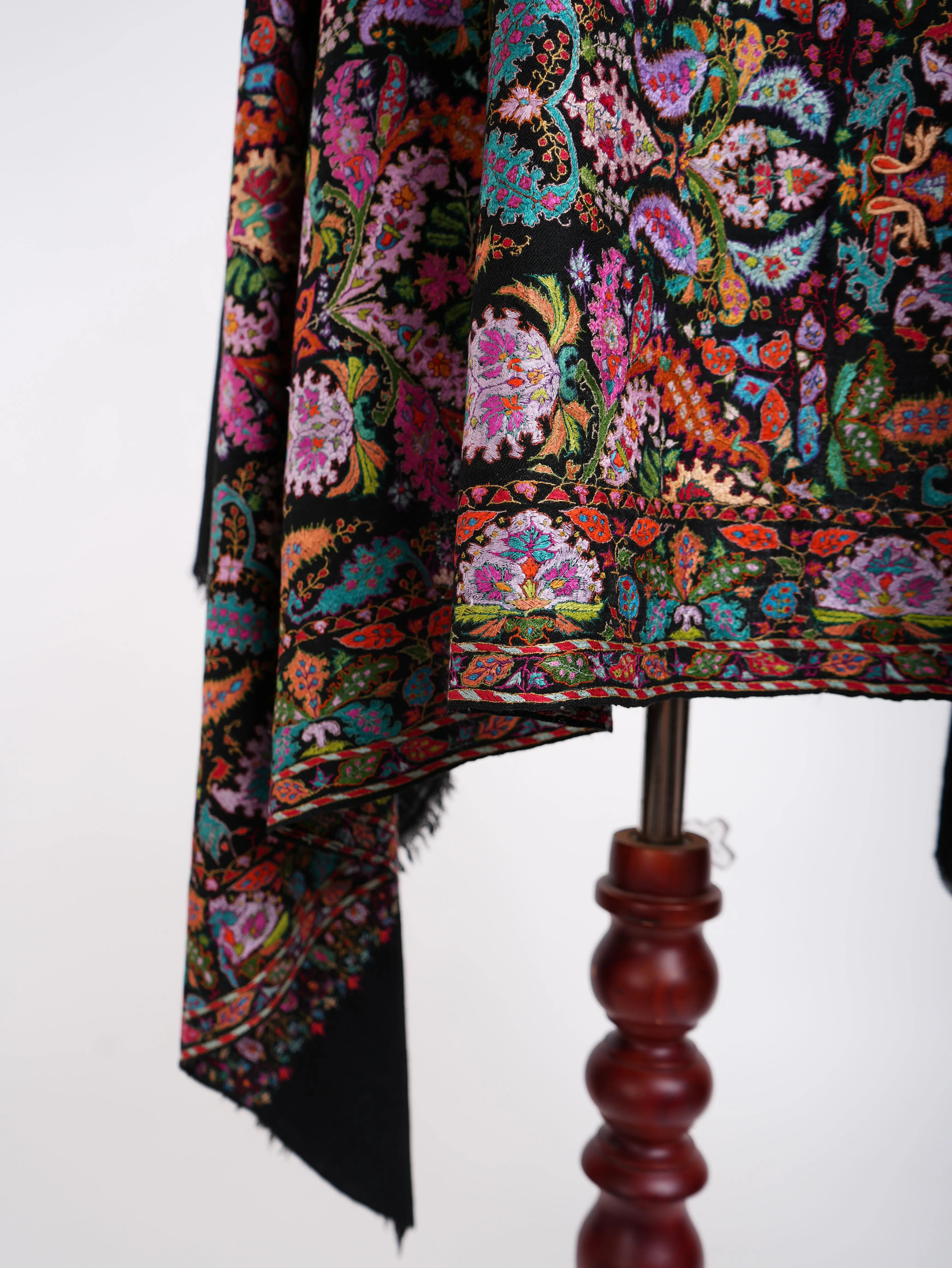 Hand Embroidery Jamavar Black Pashmina Shawl Shahkaar