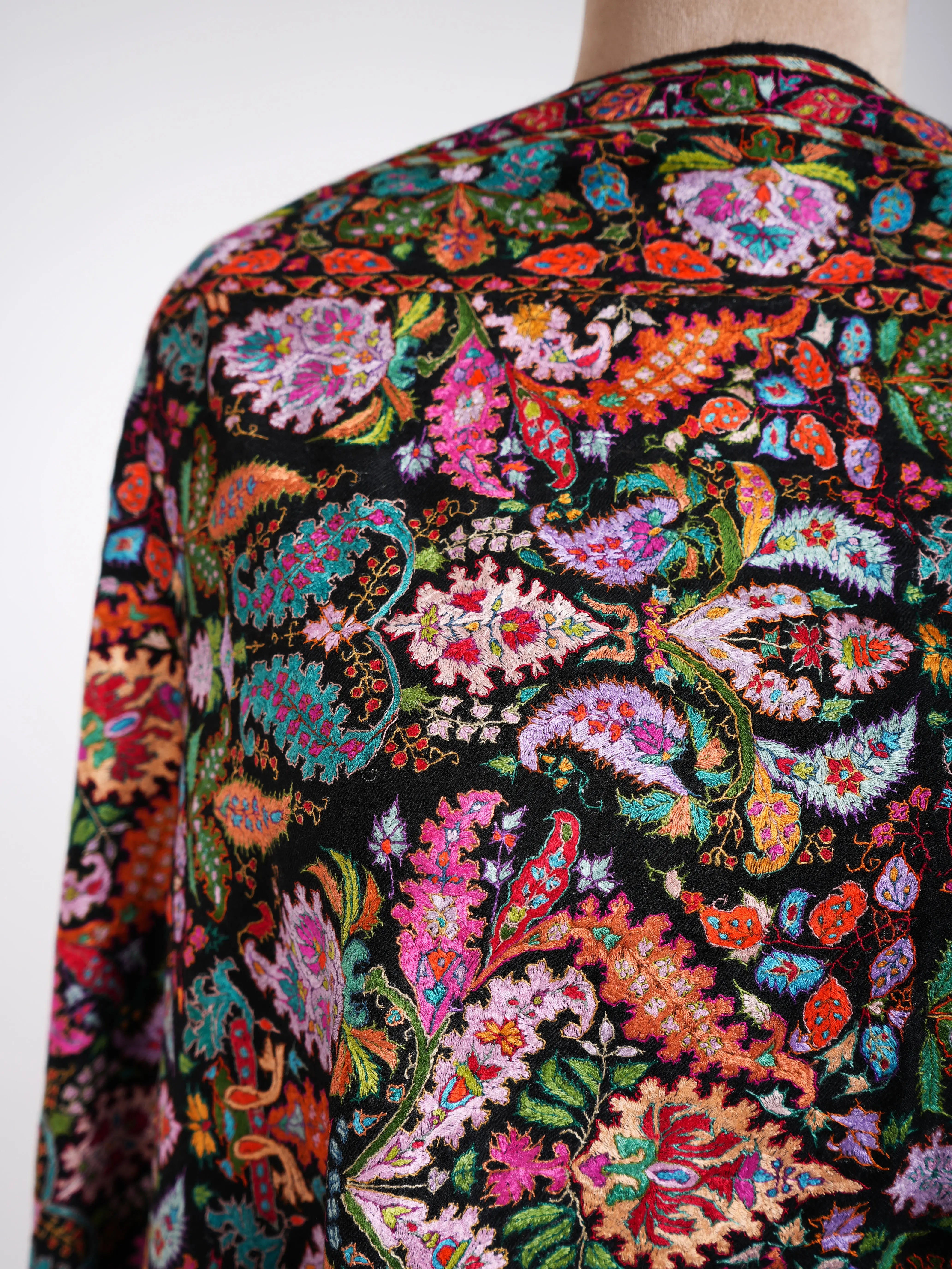 Hand Embroidery Jamavar Black Pashmina Shawl Shahkaar