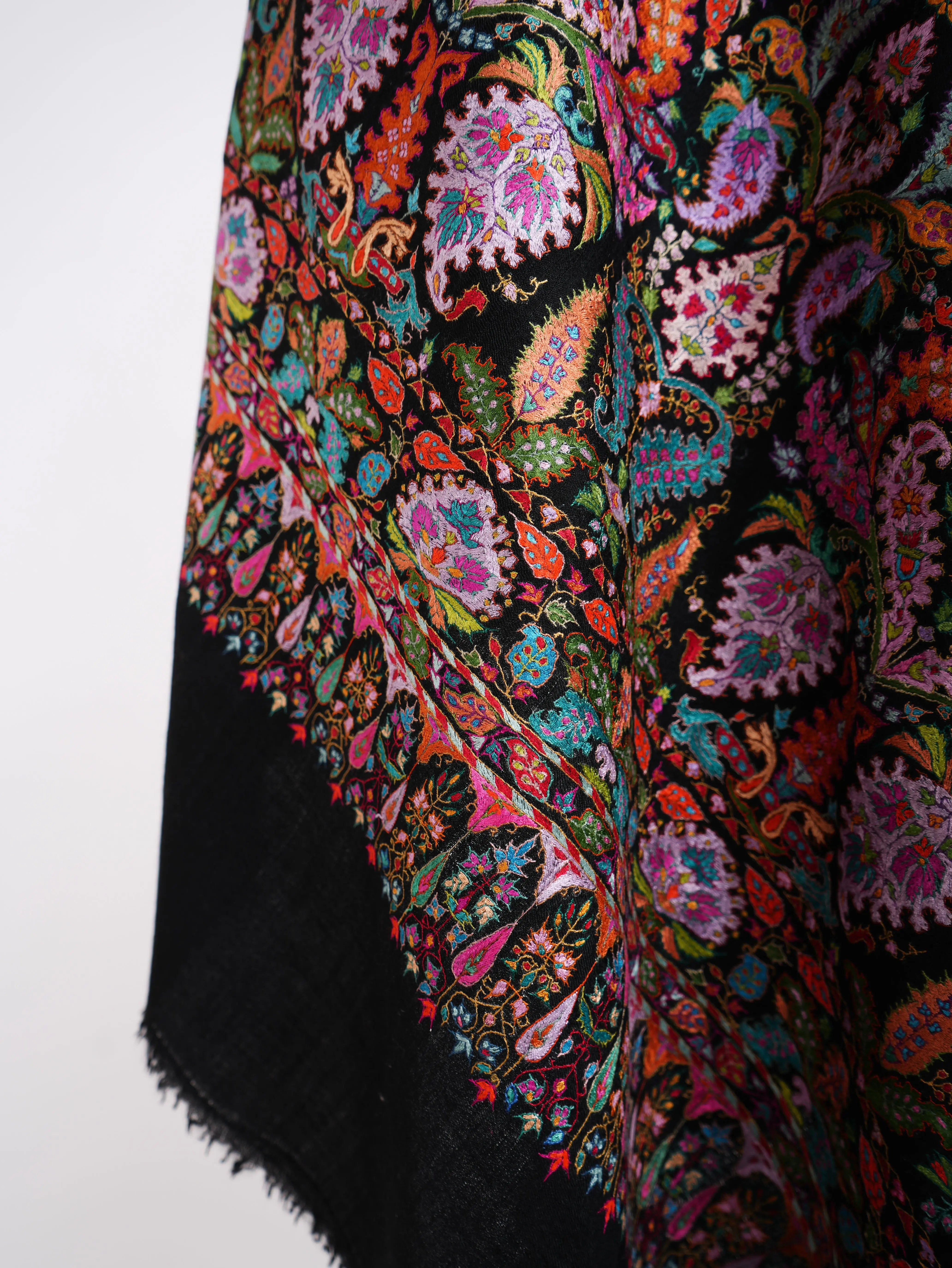 Hand Embroidery Jamavar Black Pashmina Shawl Shahkaar