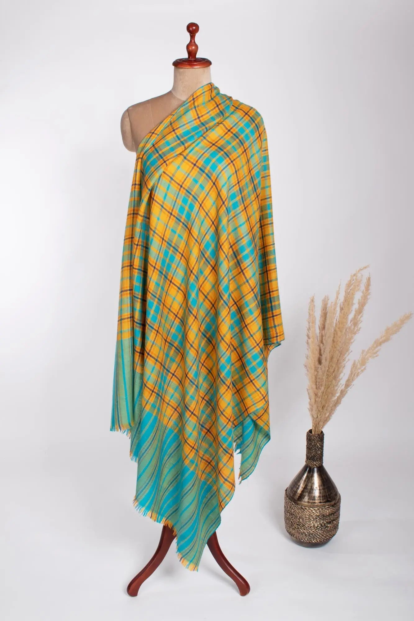 Handcrafted Kashmiri Pashmina Wrap tailored for Women - ROTHER Shahkaar