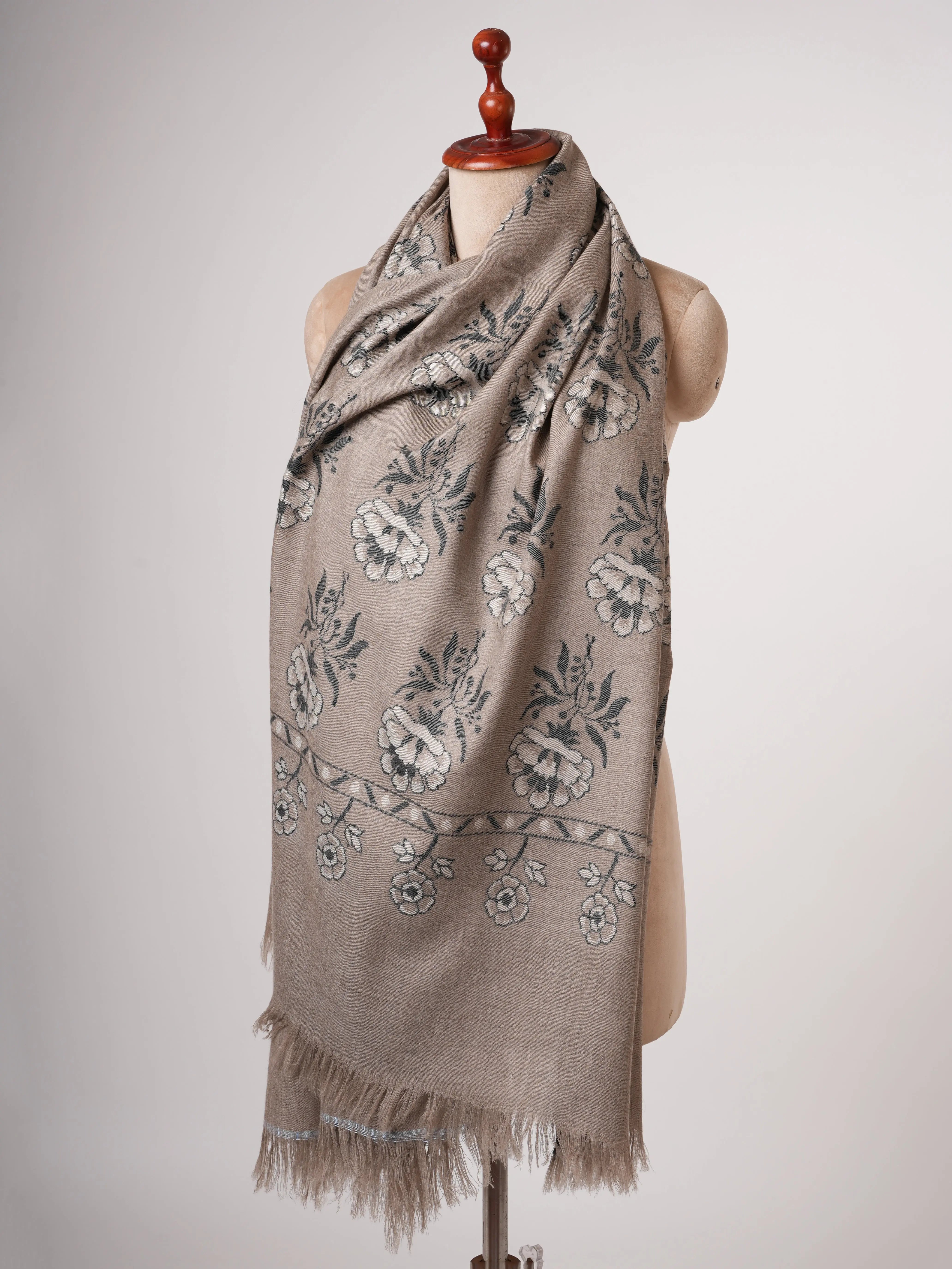 Handloomed Kani Soft Pashmina Shawl with Mughal Motifs in Black and White Shahkaar