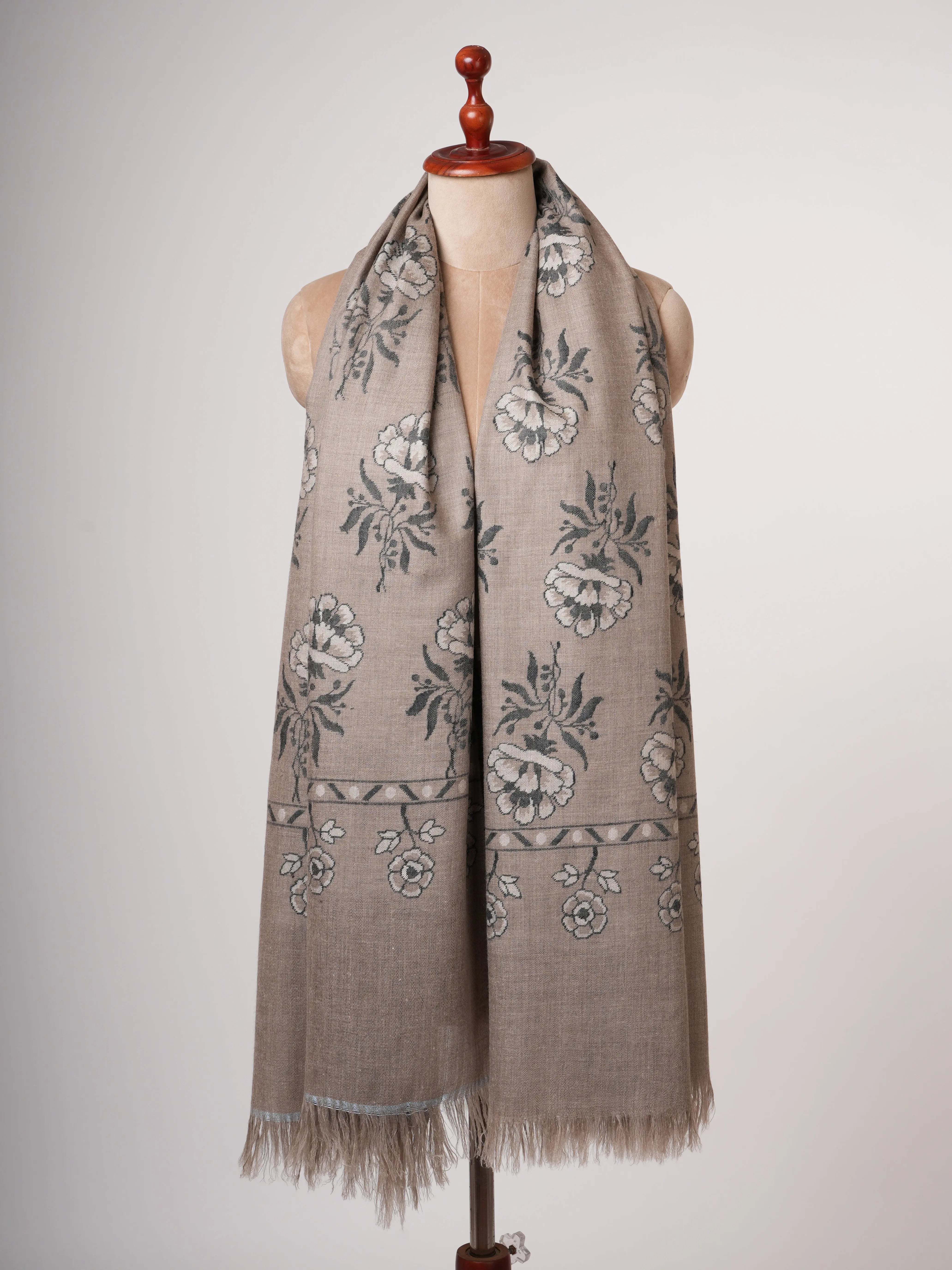 Handloomed Kani Soft Pashmina Shawl with Mughal Motifs in Black and White Shahkaar