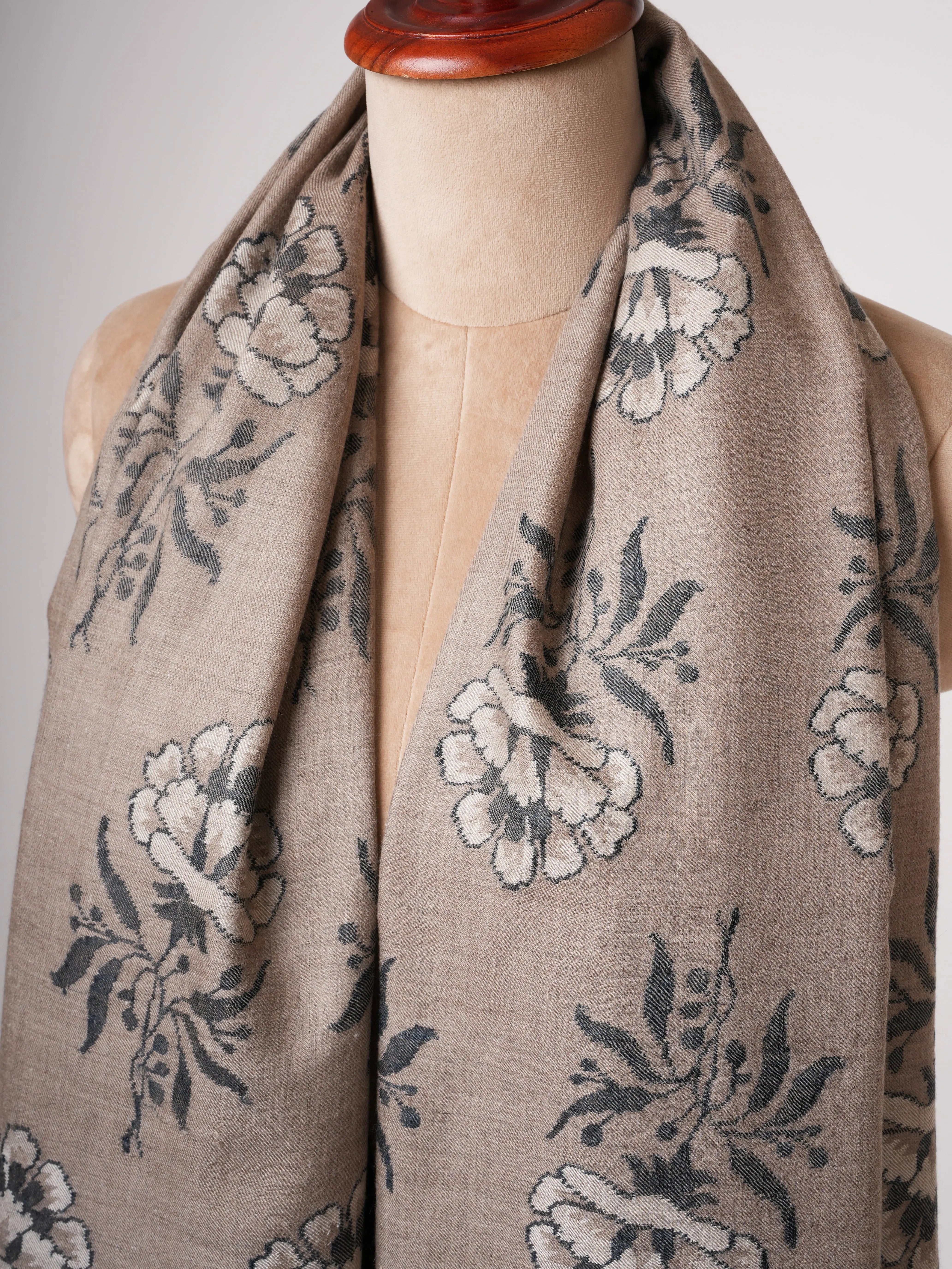 Handloomed Kani Soft Pashmina Shawl with Mughal Motifs in Black and White Shahkaar
