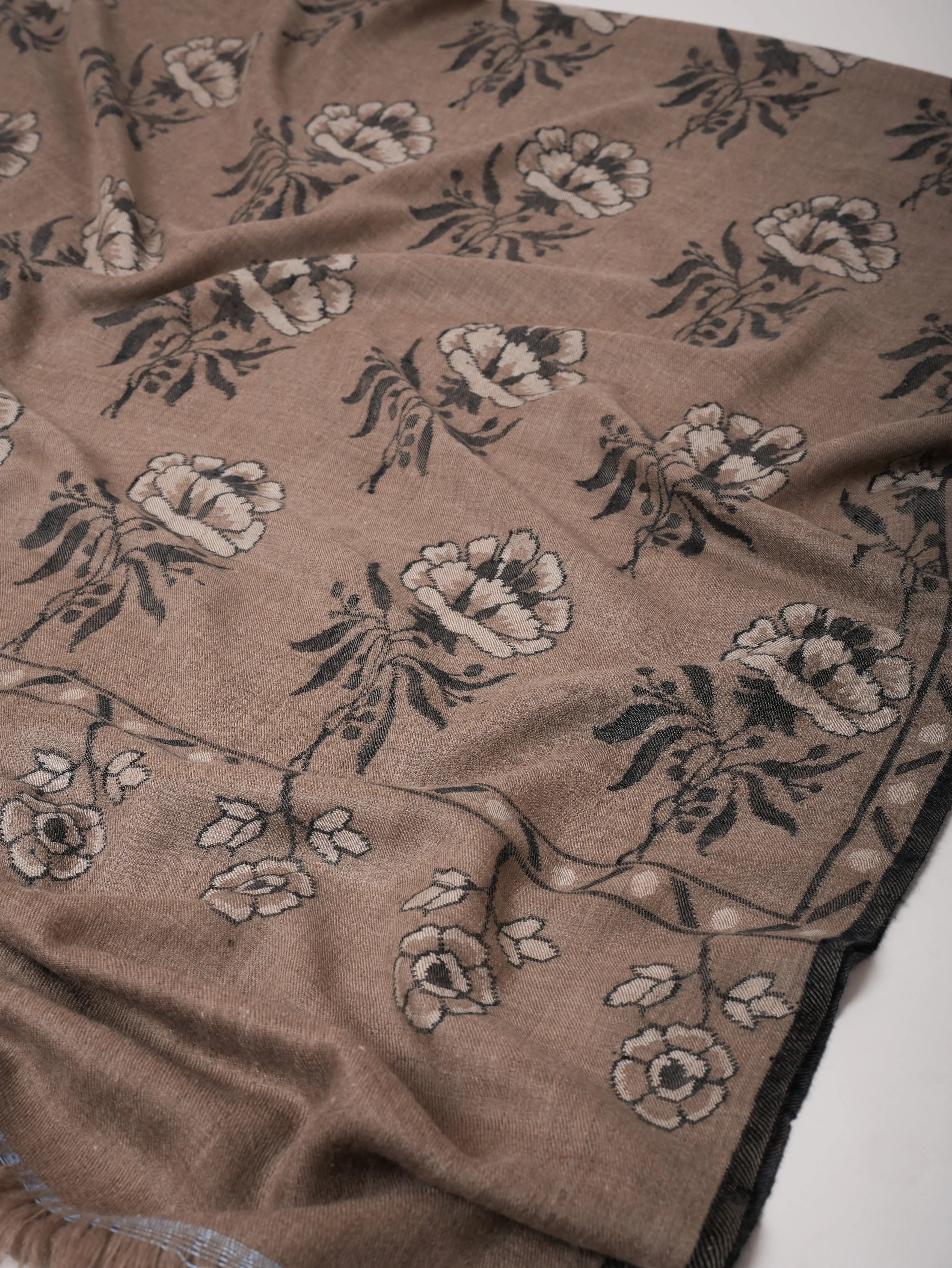 Handloomed Kani Soft Pashmina Shawl with Mughal Motifs in Black and White Shahkaar