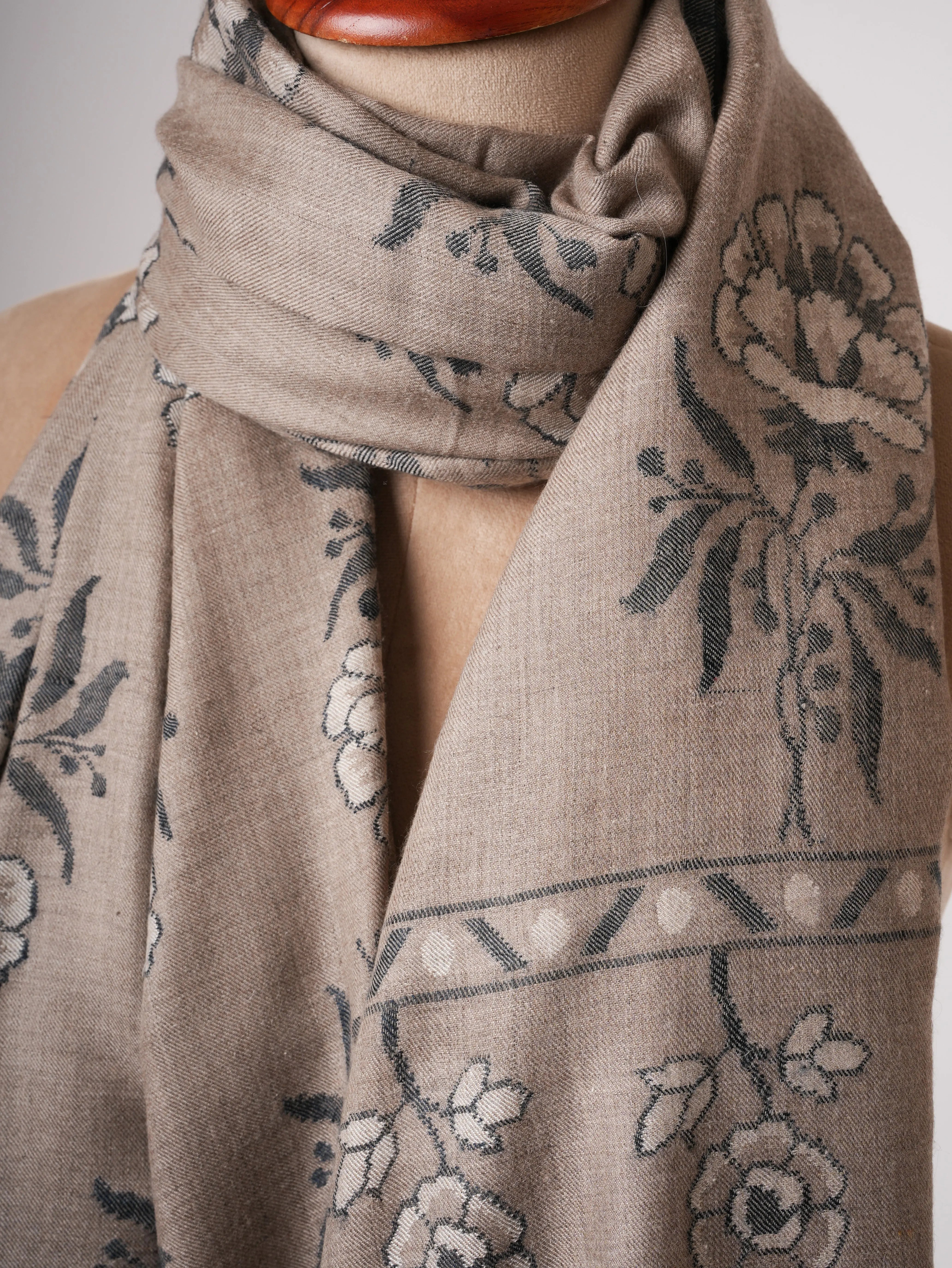 Handloomed Kani Soft Pashmina Shawl with Mughal Motifs in Black and White Shahkaar