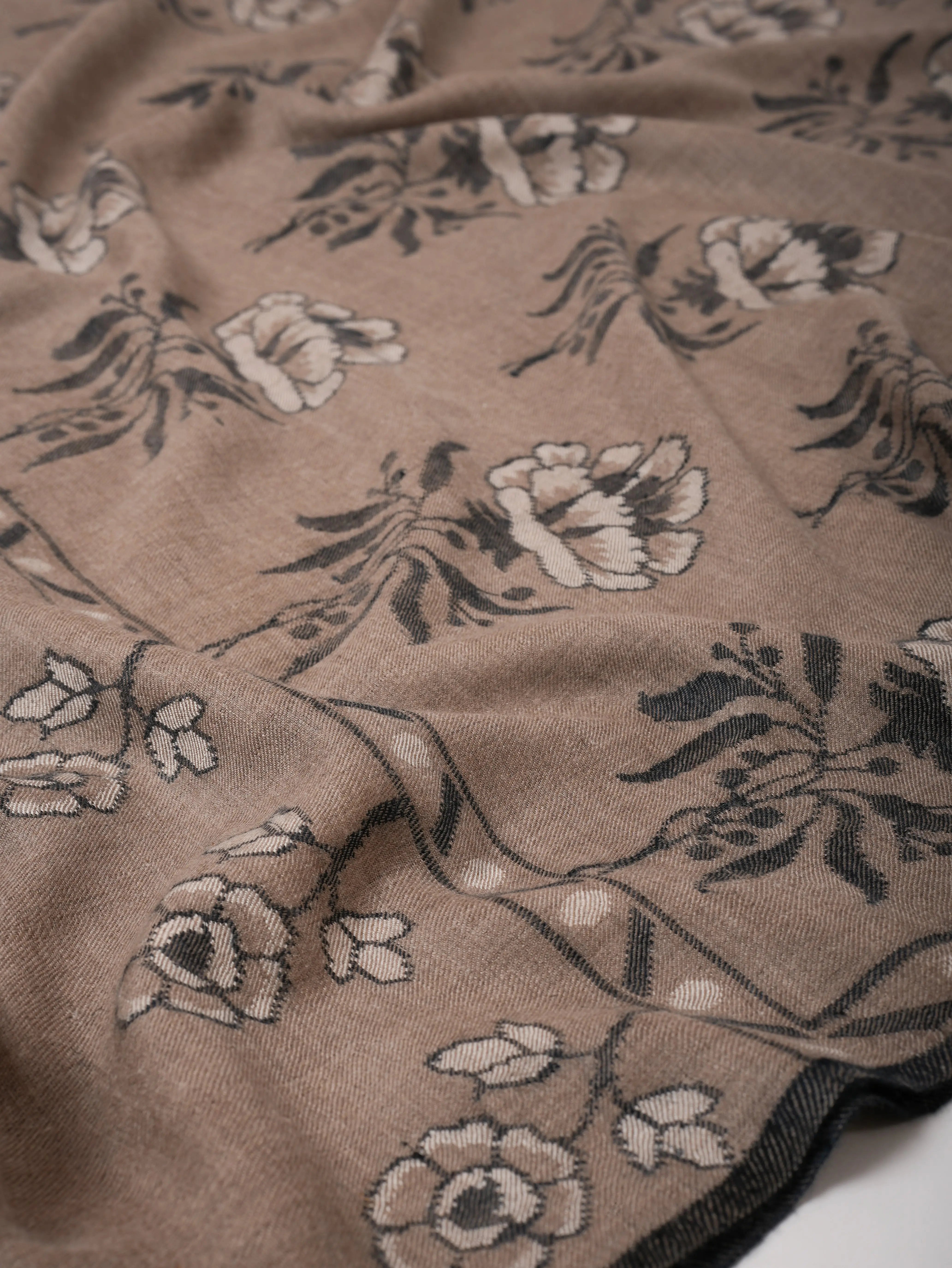 Handloomed Kani Soft Pashmina Shawl with Mughal Motifs in Black and White Shahkaar