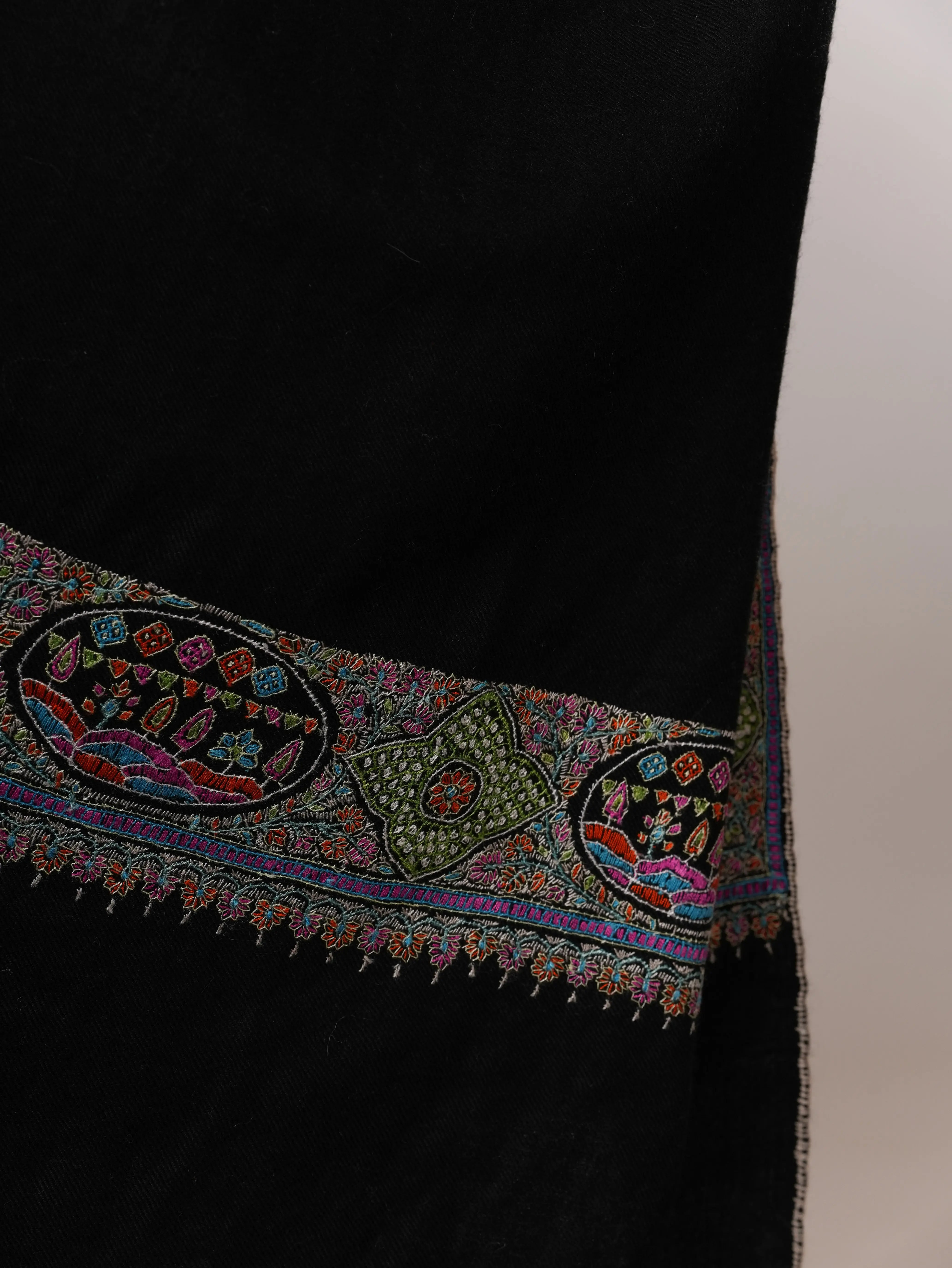 Handspun Black Daur Hand Embroidered Pashmina Shawl Shahkaar