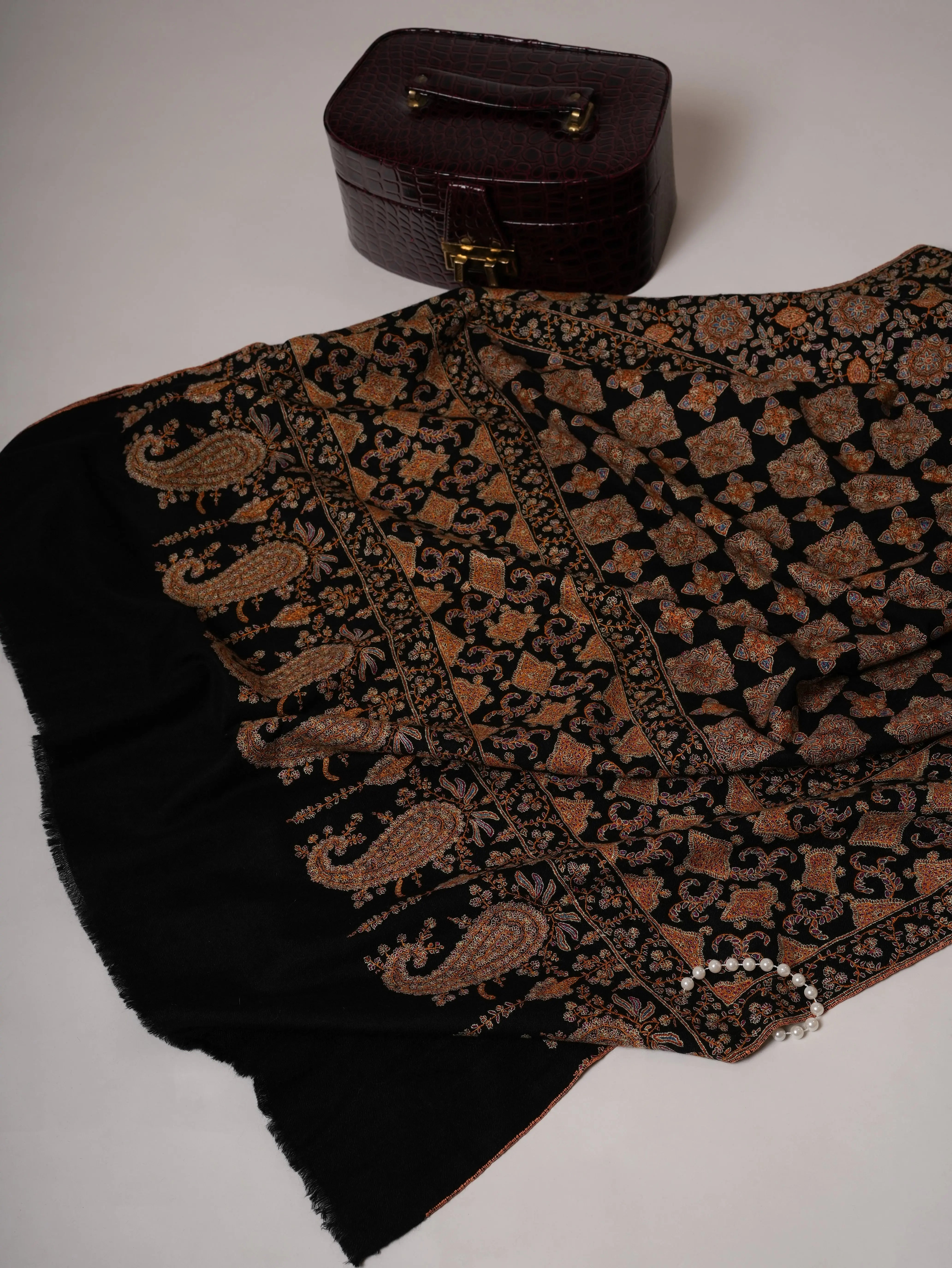 Handspun Black Sozni Jamavar Pashmina Shawl Shahkaar