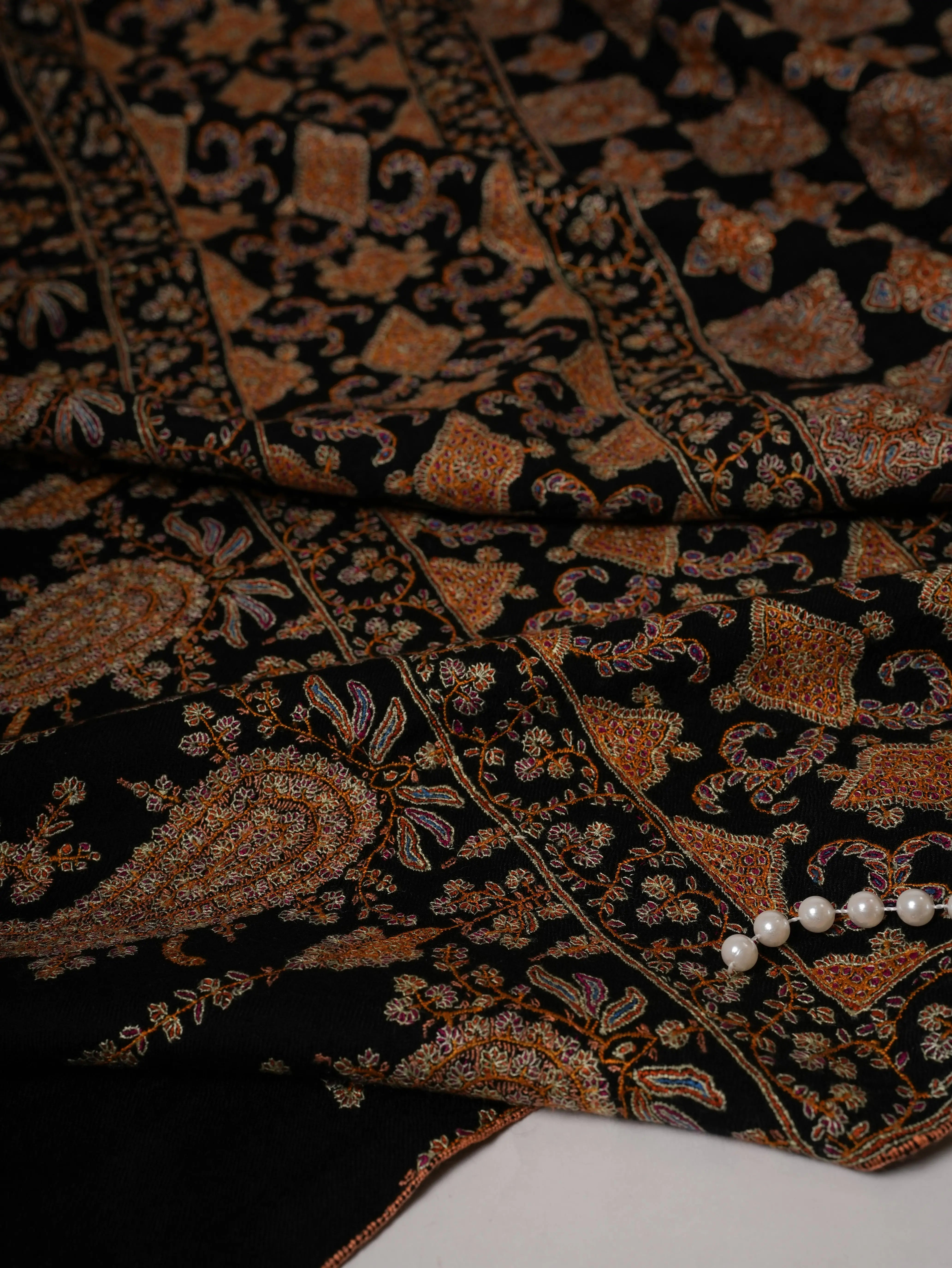 Handspun Black Sozni Jamavar Pashmina Shawl Shahkaar