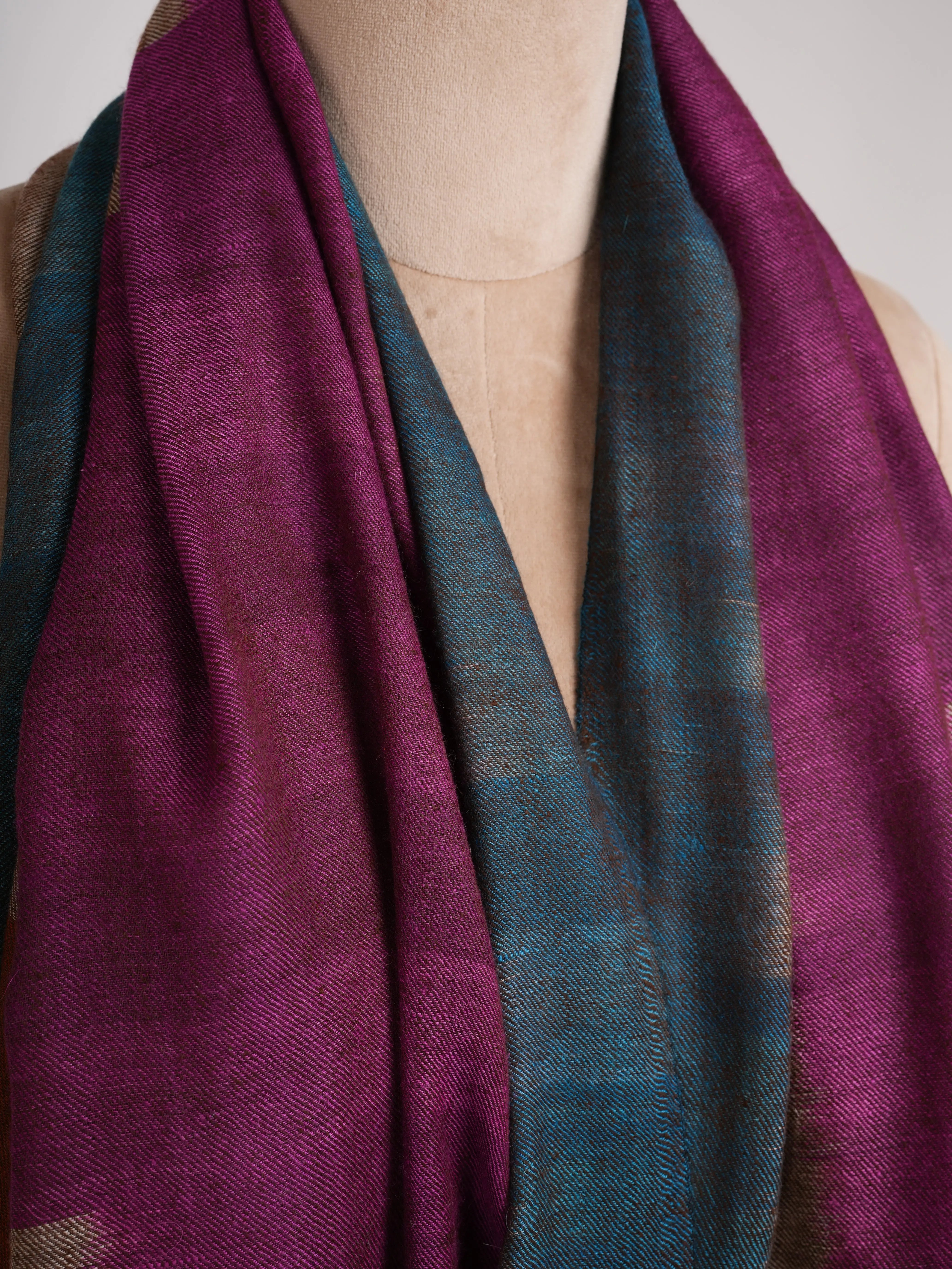 Handwoven Contemporary Kashmiri Pashmina Shawl Shahkaar