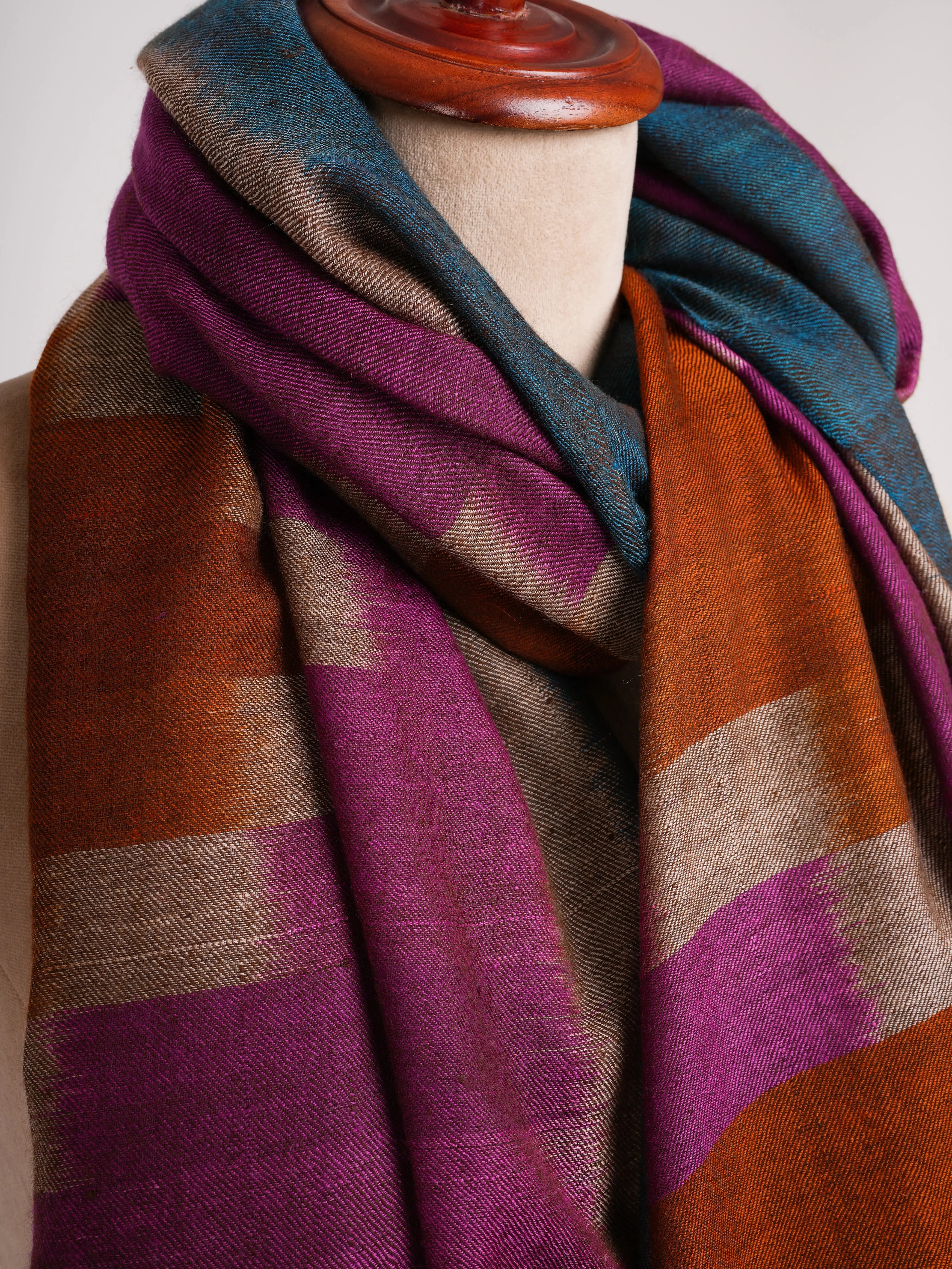 Handwoven Contemporary Kashmiri Pashmina Shawl Shahkaar