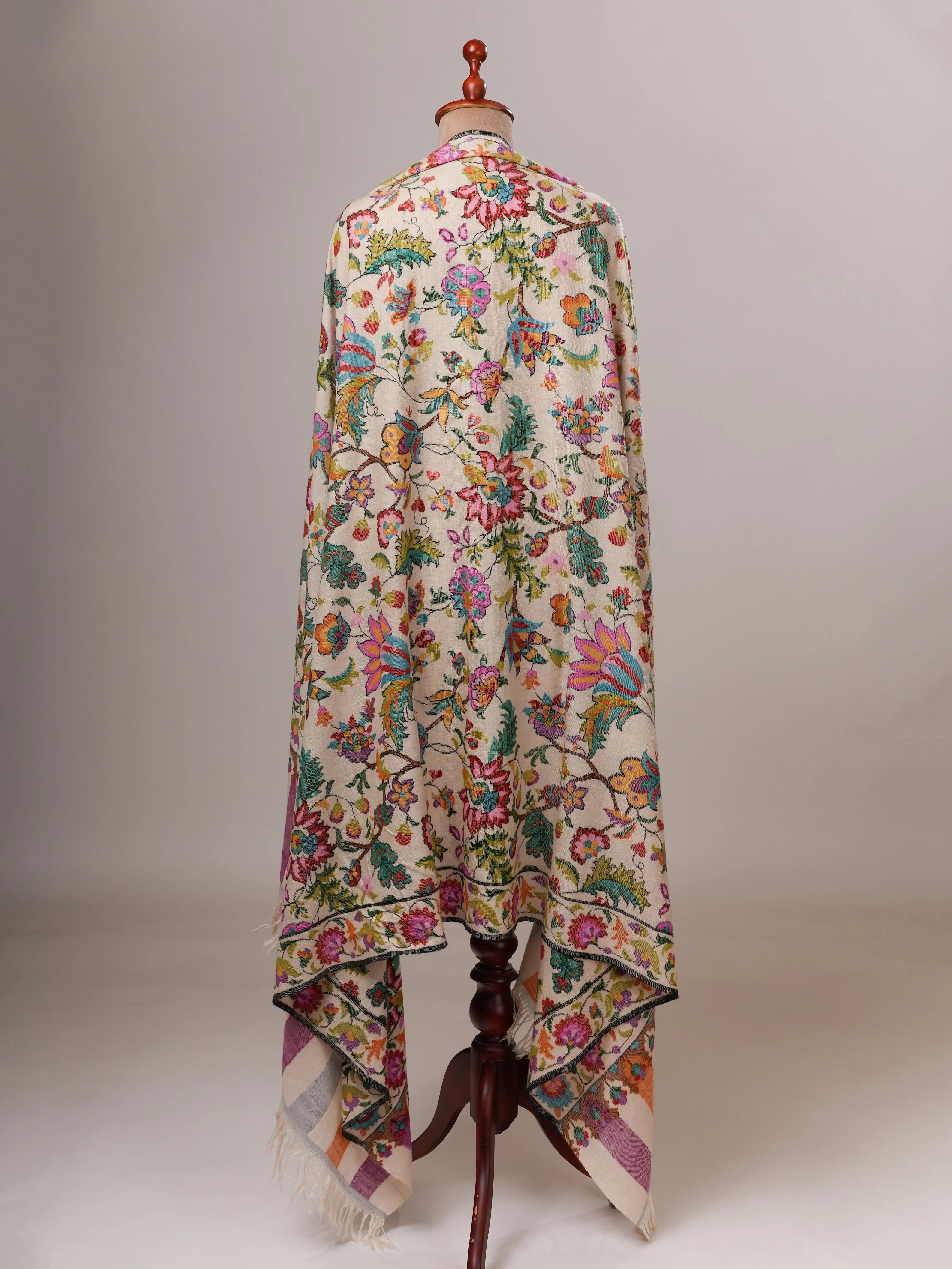 Handwoven Featherlight Ivory Kani Pashmina Shawl Shahkaar