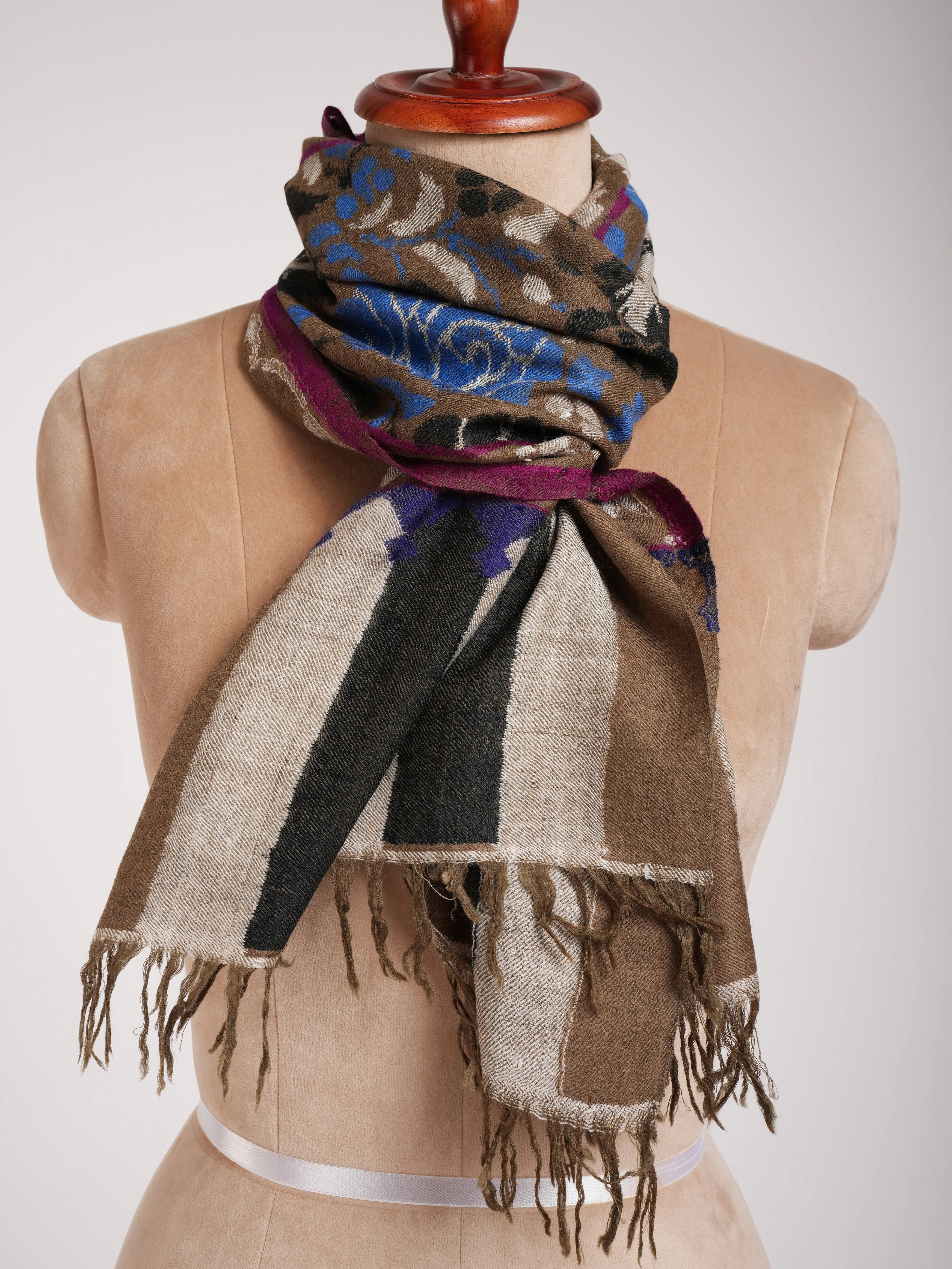Handwoven Kani Pashmina Neck Scarf Shahkaar