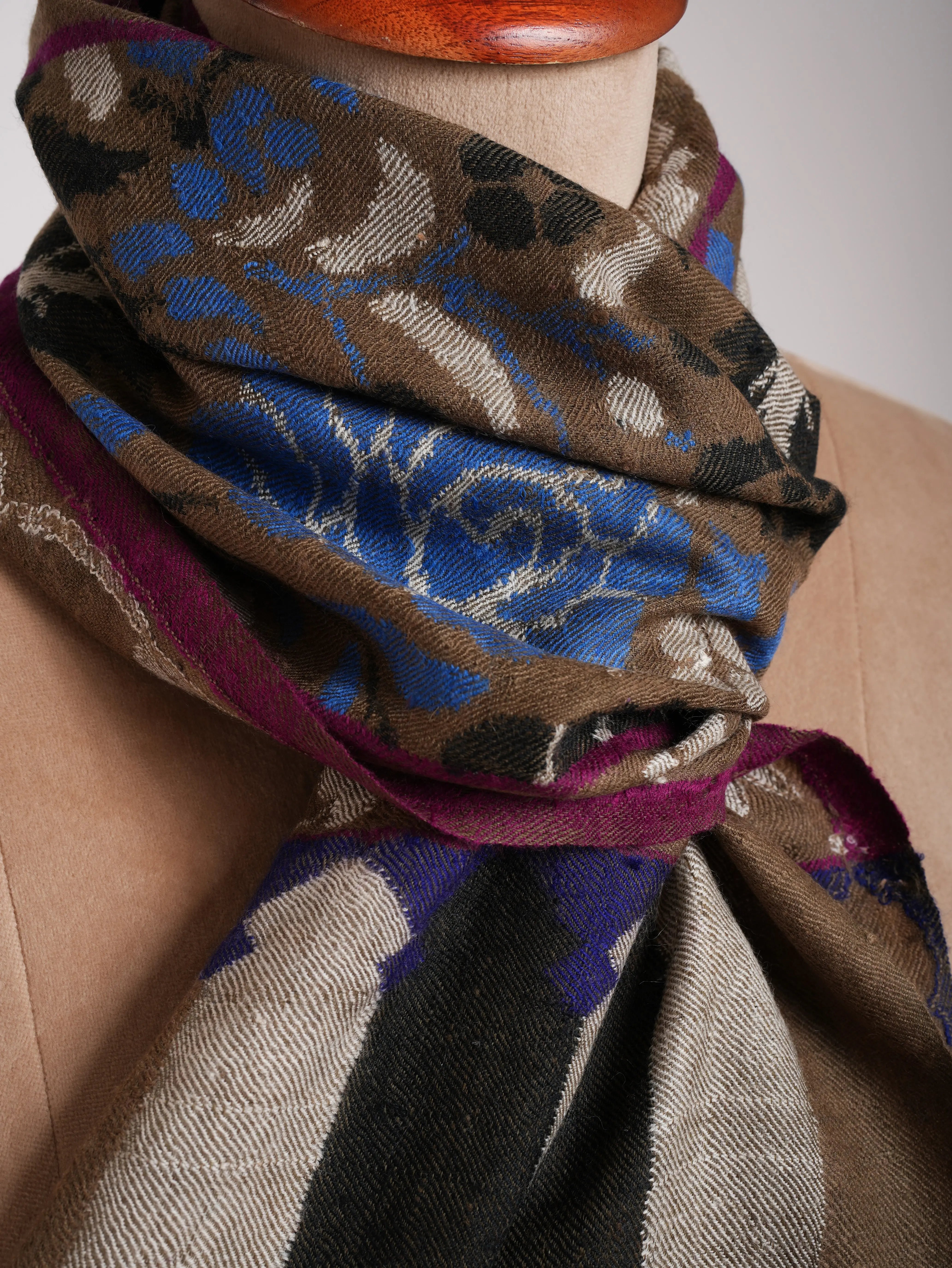 Handwoven Kani Pashmina Neck Scarf Shahkaar