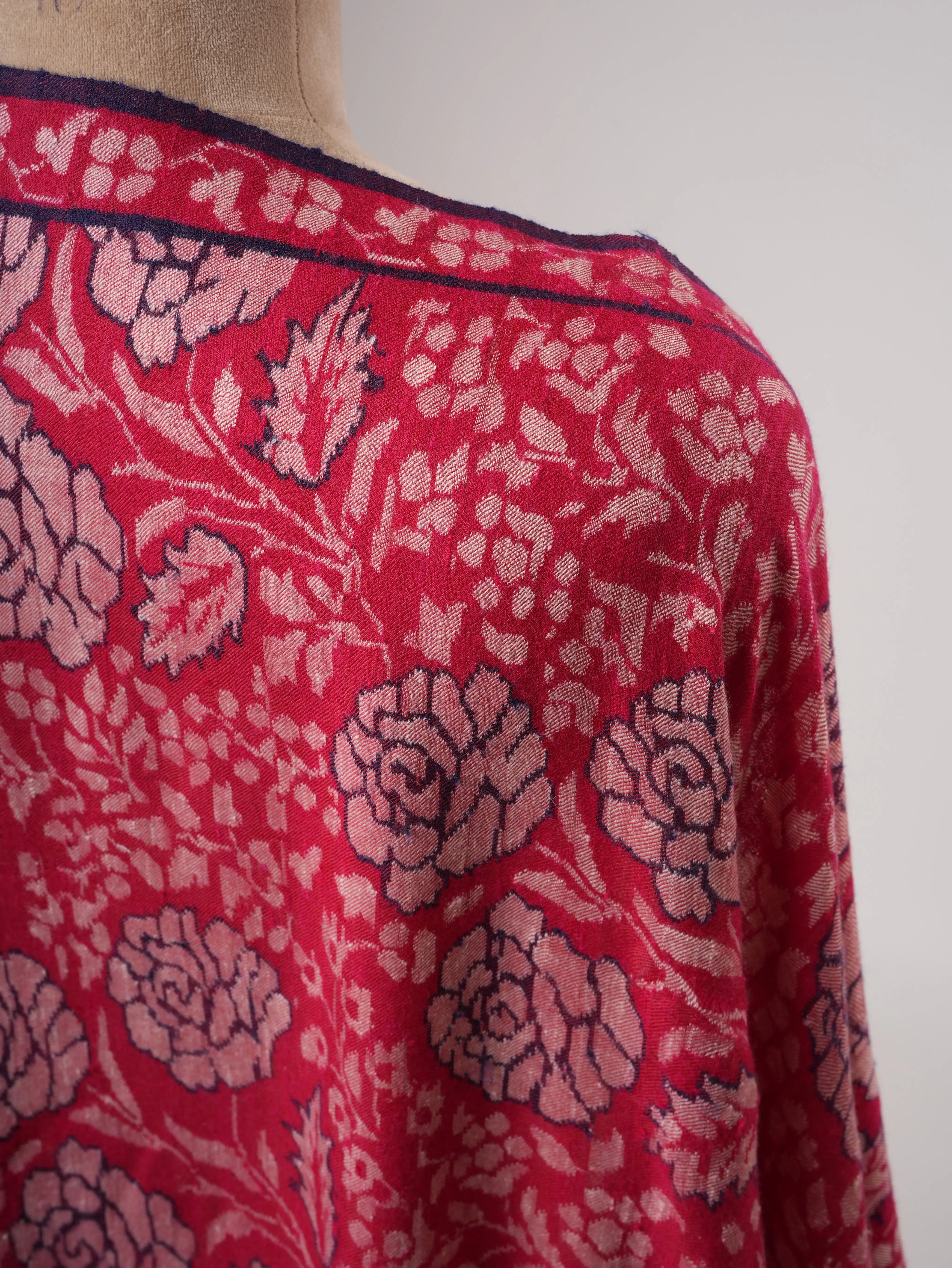 Handwoven Kani Pashmina Shawl with Floral Motifs Shahkaar