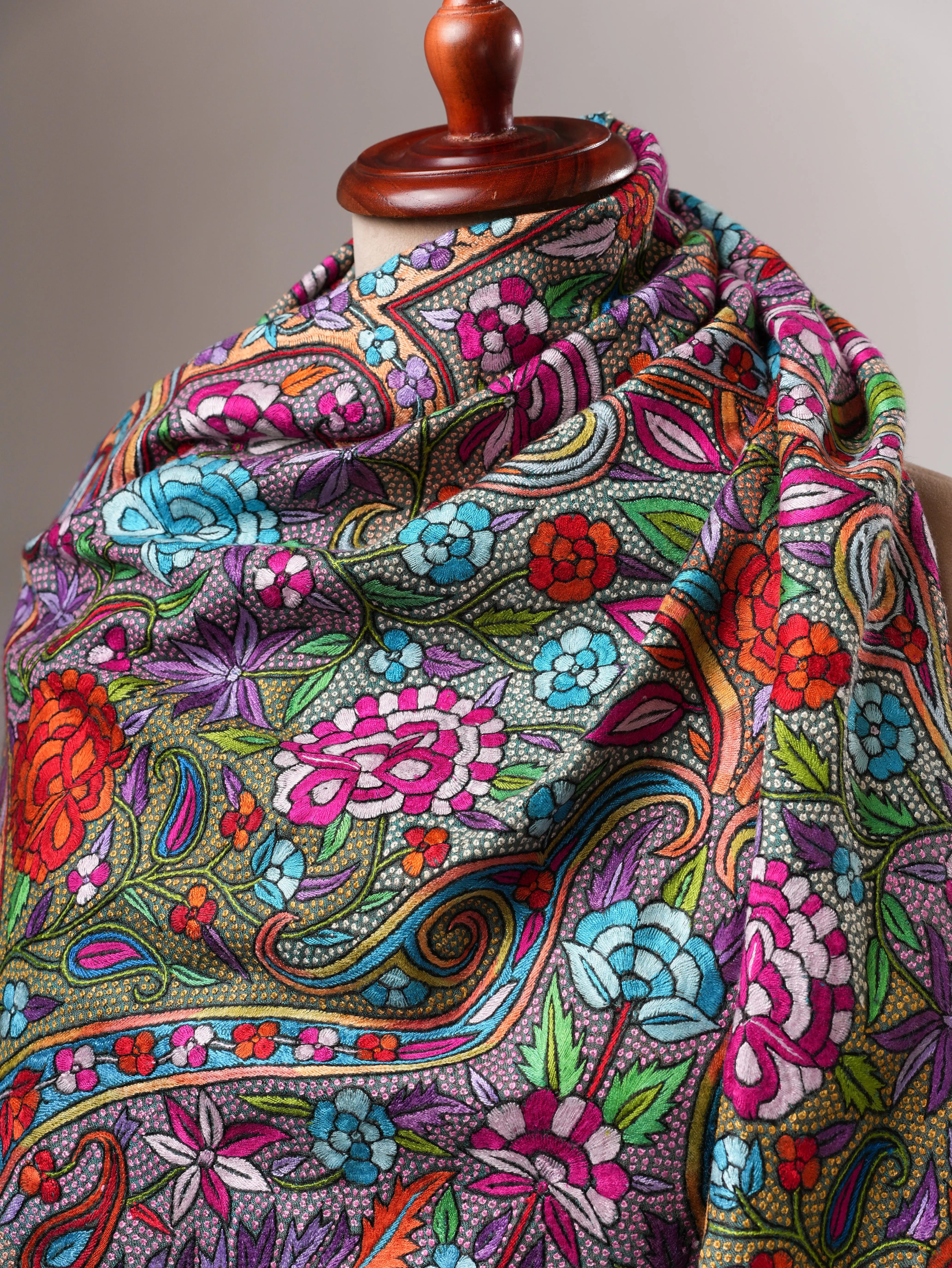 Handwoven Pashmina Jamavar Shawl with Papermachie Detailing Shahkaar