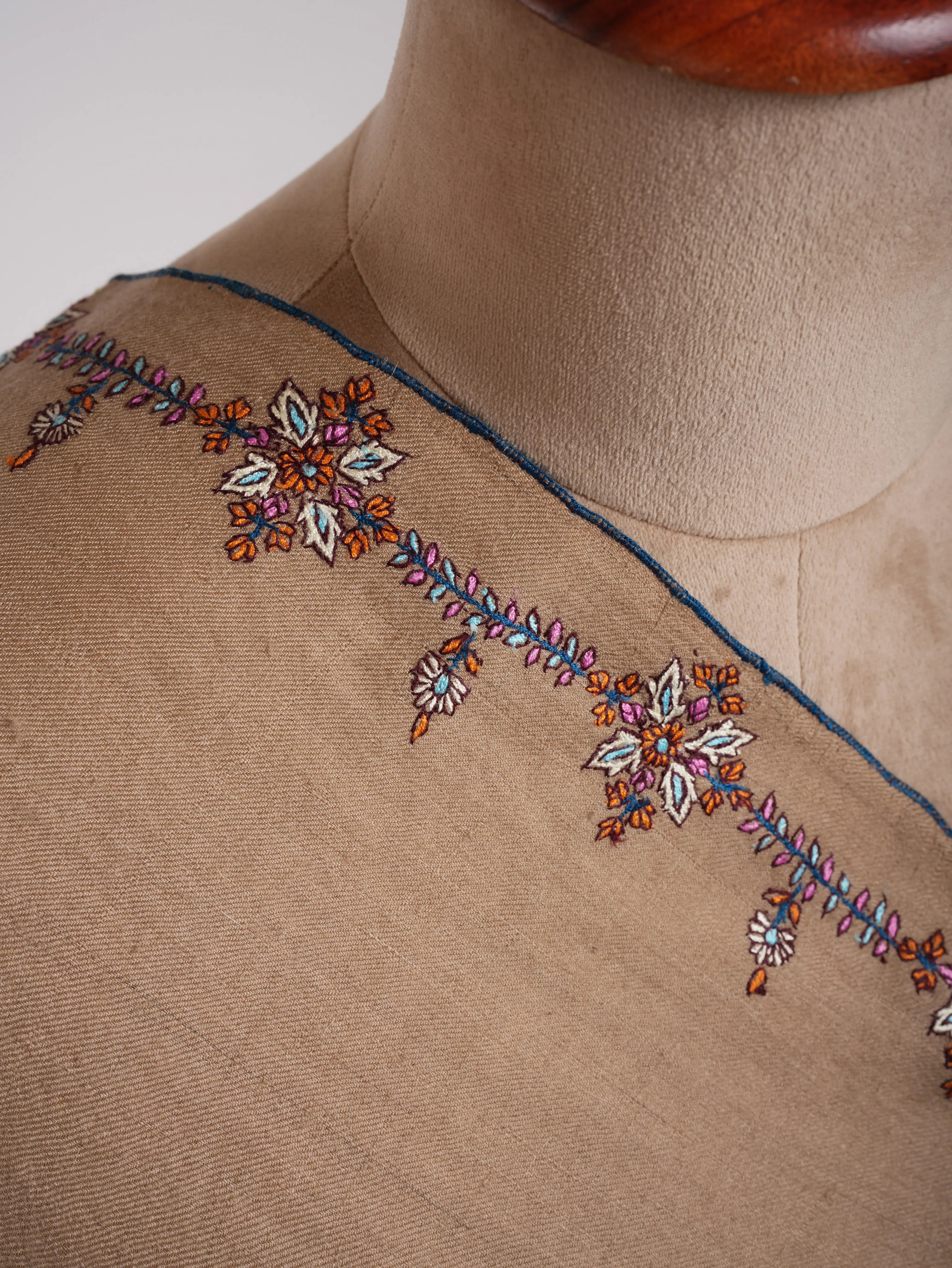 Hashia Koon Motif Hand Embroidered Pashmina Shawl Shahkaar