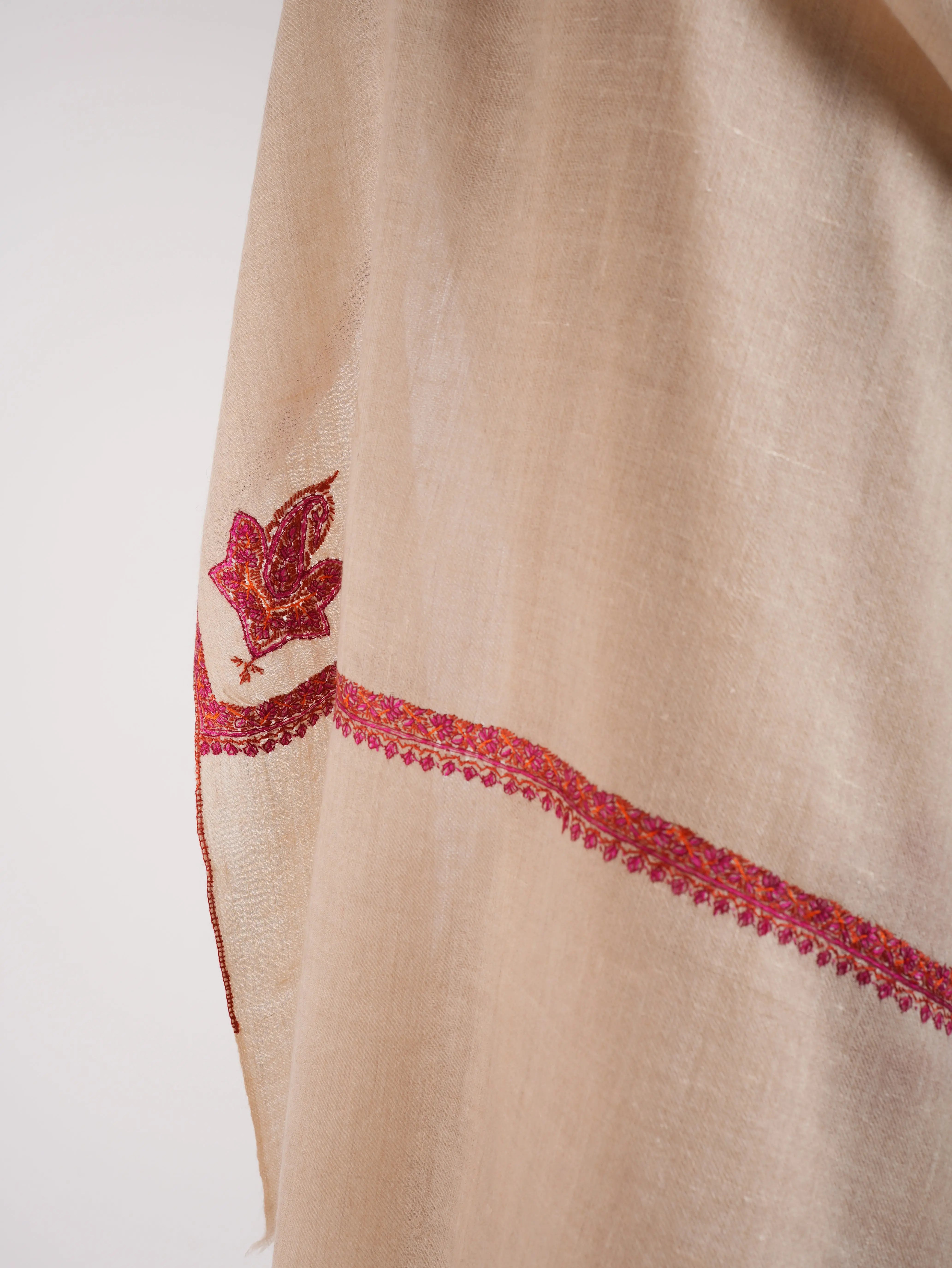 Ivory Cashmere Kashmiri Scarf with Sozni Embroidery Shahkaar