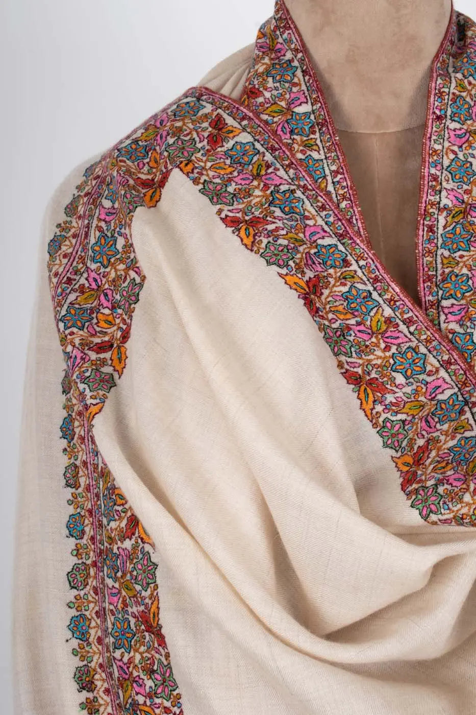 Ivory Floral Neem Daur Kashmiri Pashmina Wrap Shahkaar