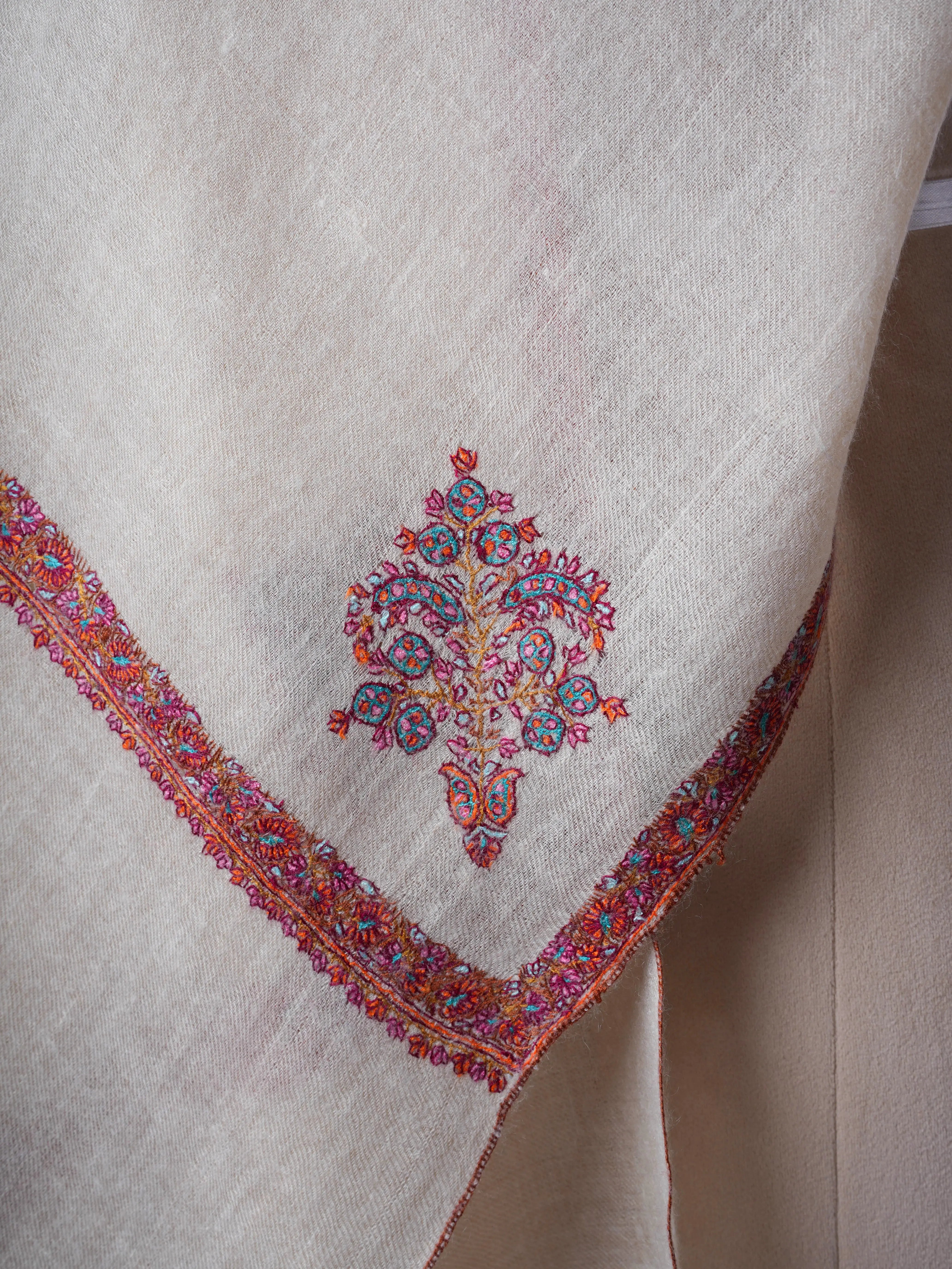 Ivory Hand Embroidered Hashia Baby Soft Cashmere Scarf Shahkaar