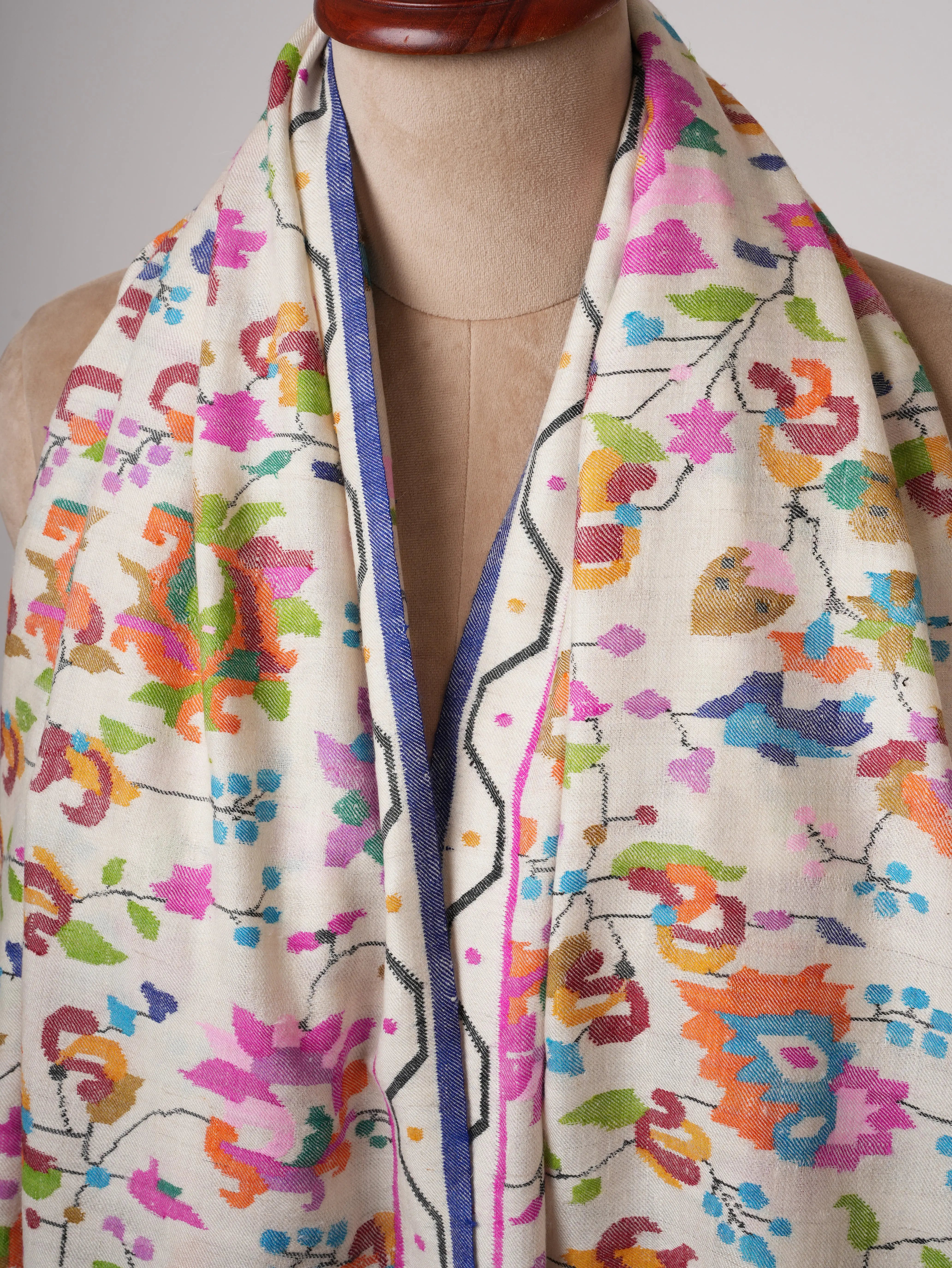 Ivory Handloomed Kani Pashmina Shawl with Fresh Floral Motifs Shahkaar
