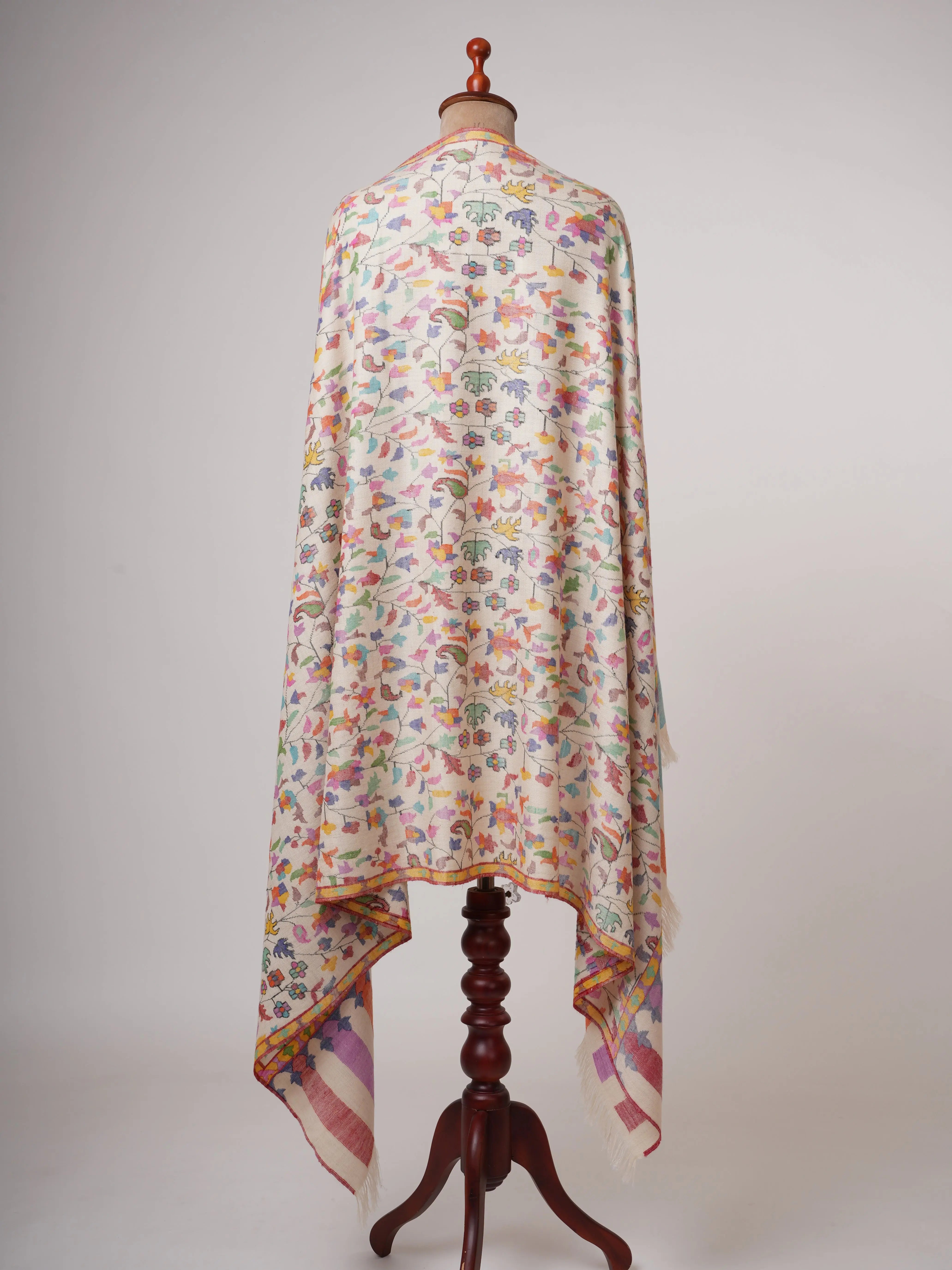 Ivory Kani Pashmina Shawl with Fine Traditional Motifs – Handwoven Art Shahkaar