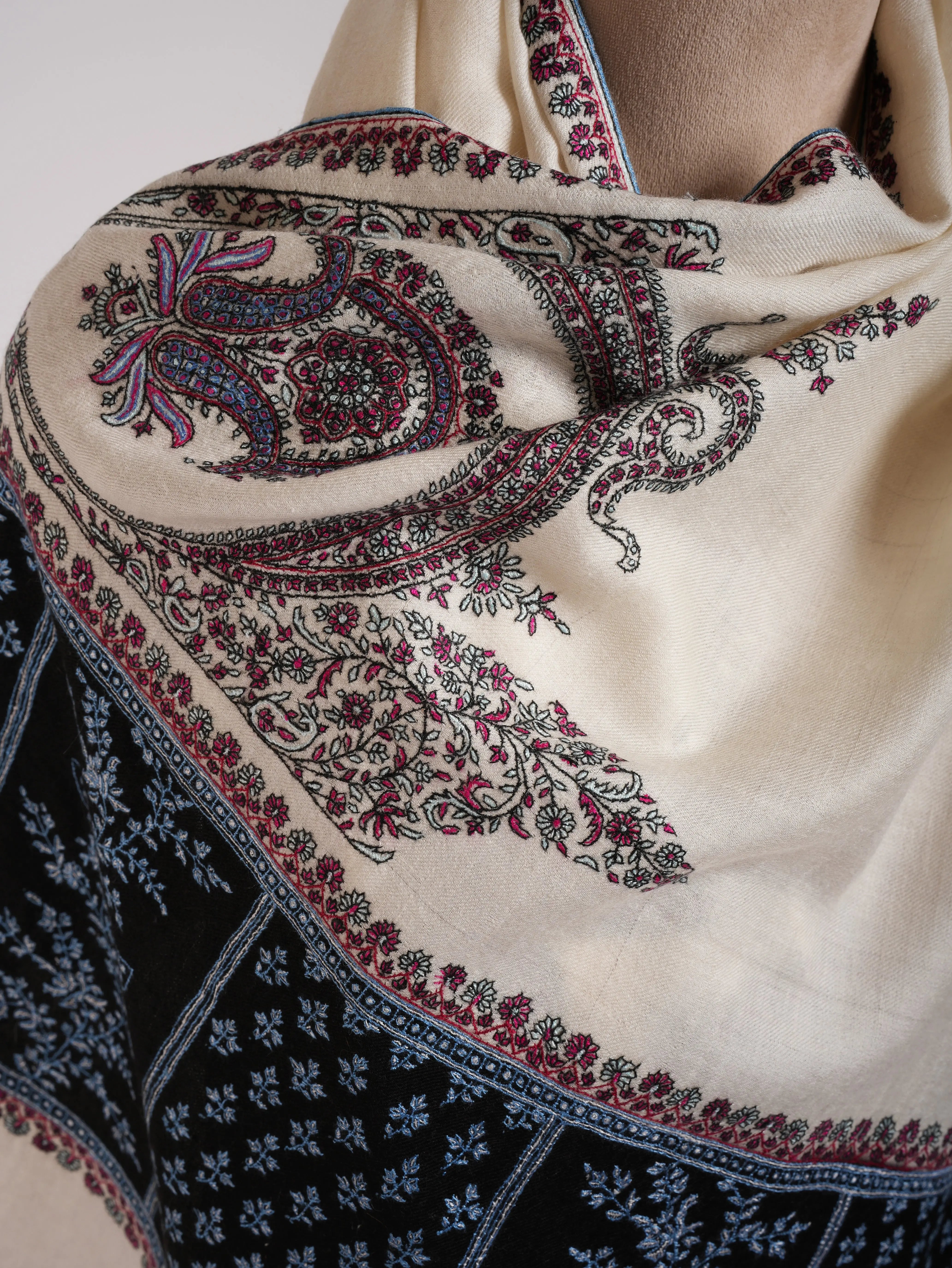 Ivory Palla Embroidered Original Kashmiri Pashmina Shawl Shahkaar