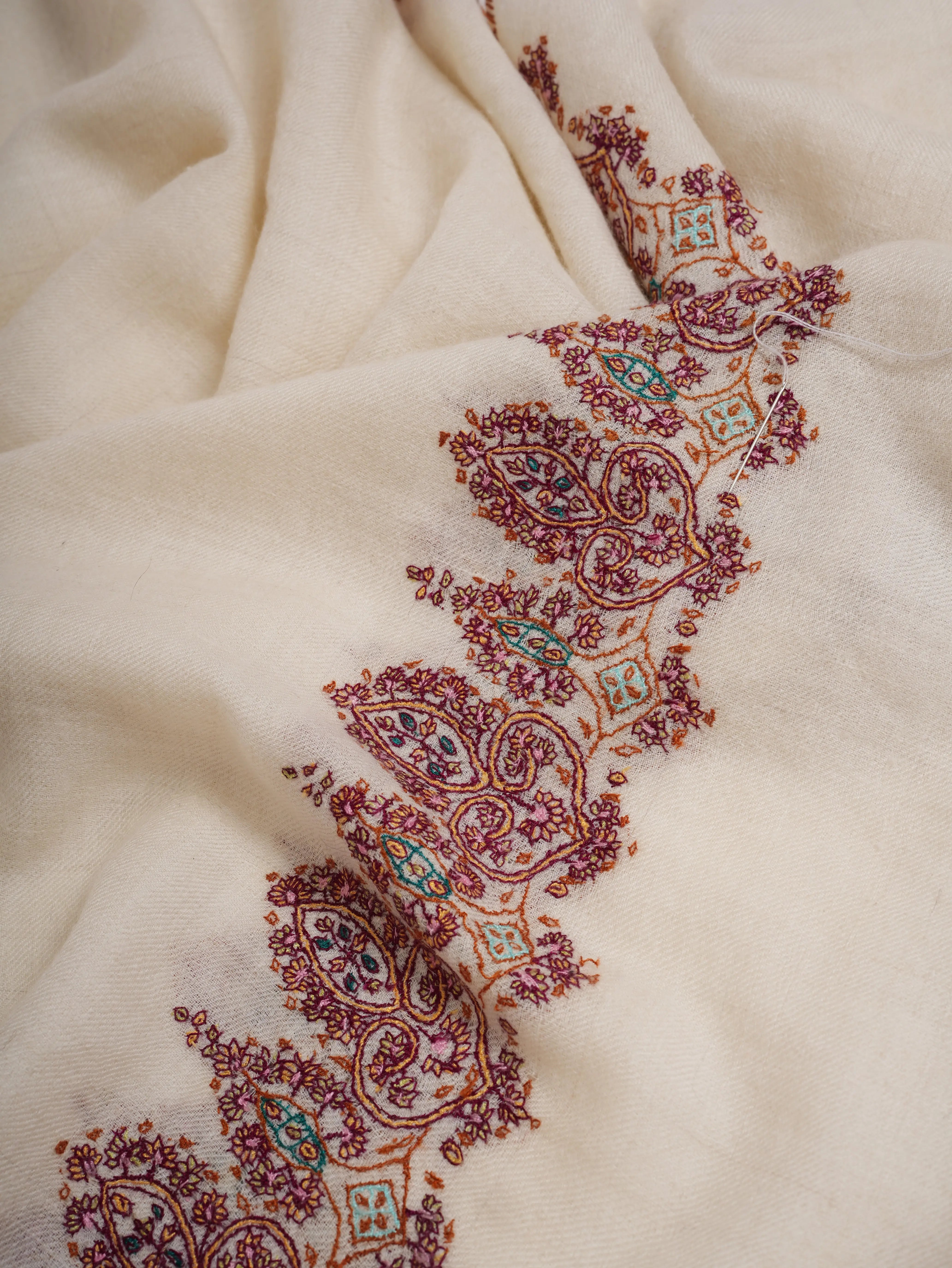 Ivory Palla Sozni Embroidered Soft Cashmere Stole Shahkaar