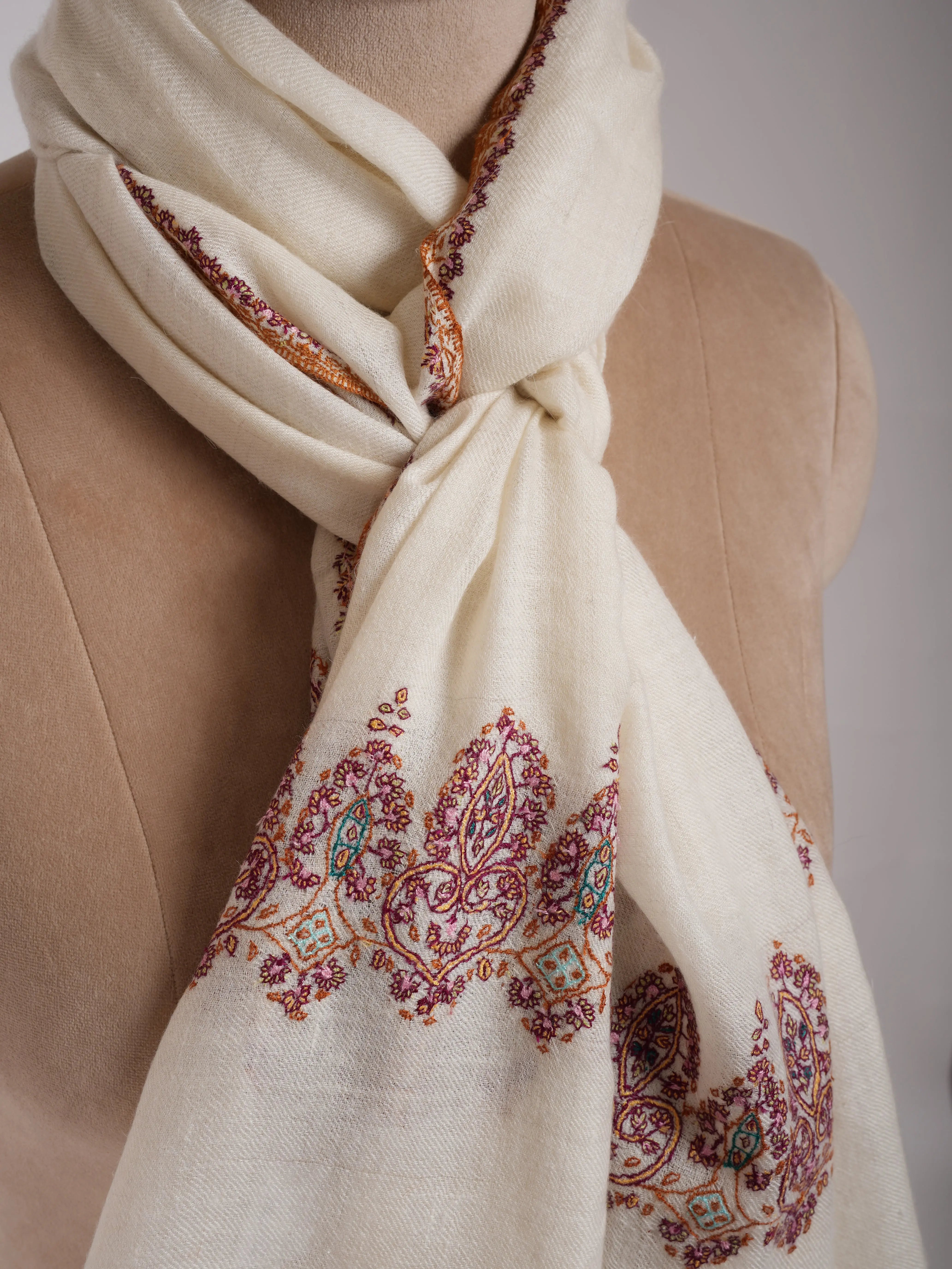Ivory Palla Sozni Embroidered Soft Cashmere Stole Shahkaar