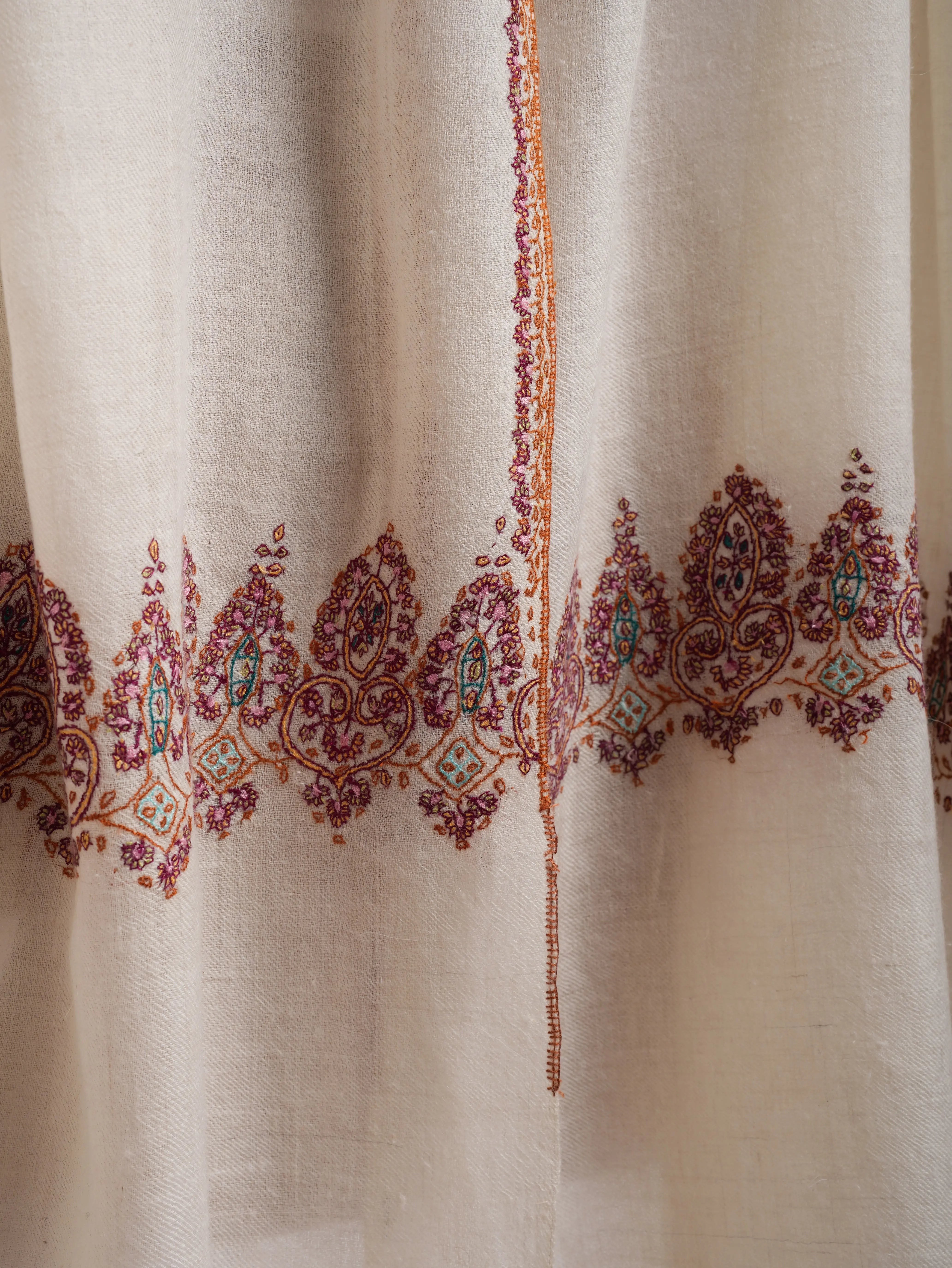 Ivory Palla Sozni Embroidered Soft Cashmere Stole Shahkaar