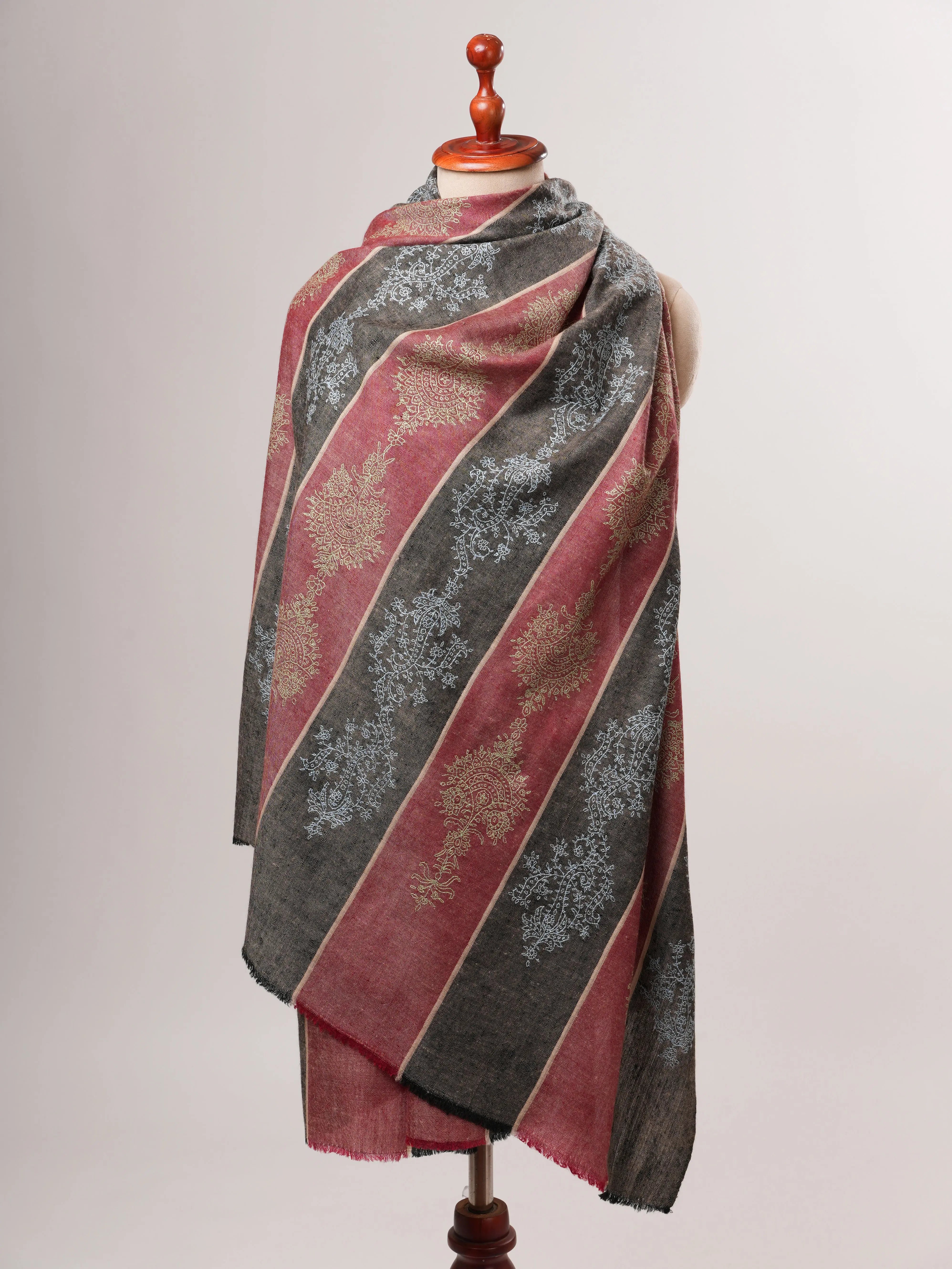 Khatras Hand Embroidered Luxurious Kashmiri Pashmina Shawl Shahkaar