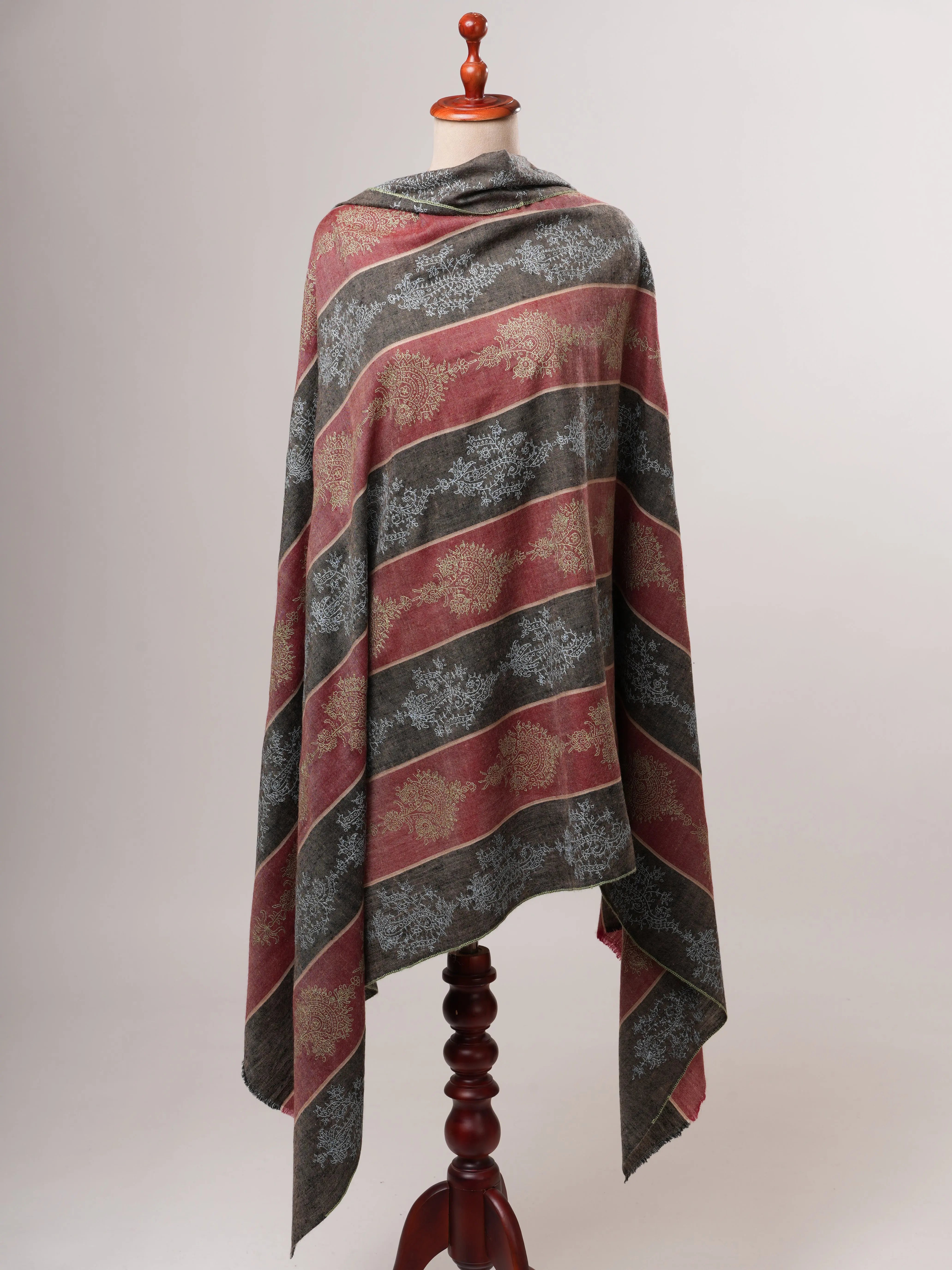 Khatras Hand Embroidered Luxurious Kashmiri Pashmina Shawl Shahkaar