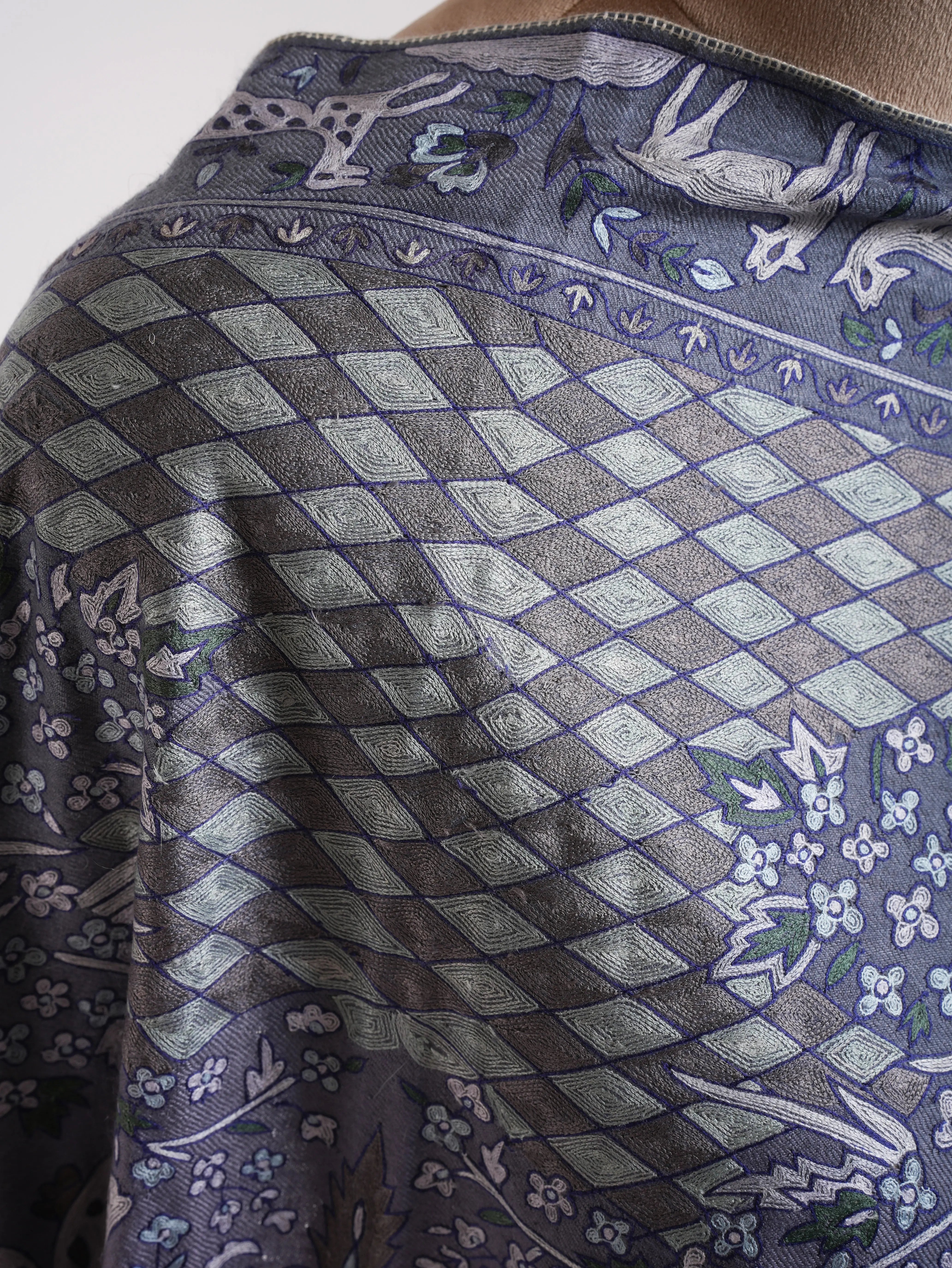Lavender Ombre Embroidered Pashmina Shawl Shahkaar