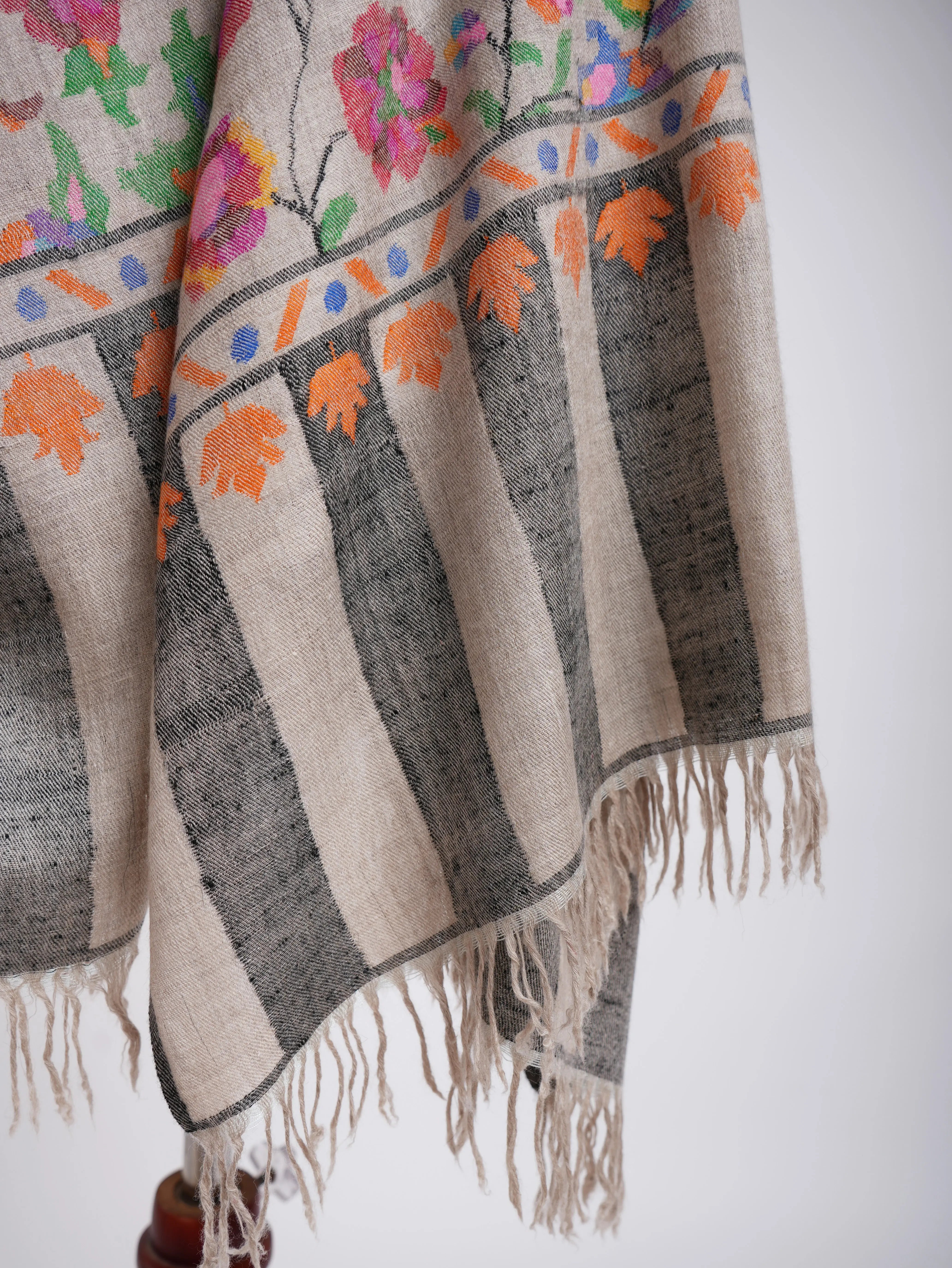 Light Beige Kani Weave Certified Cashmere Shawl Shahkaar