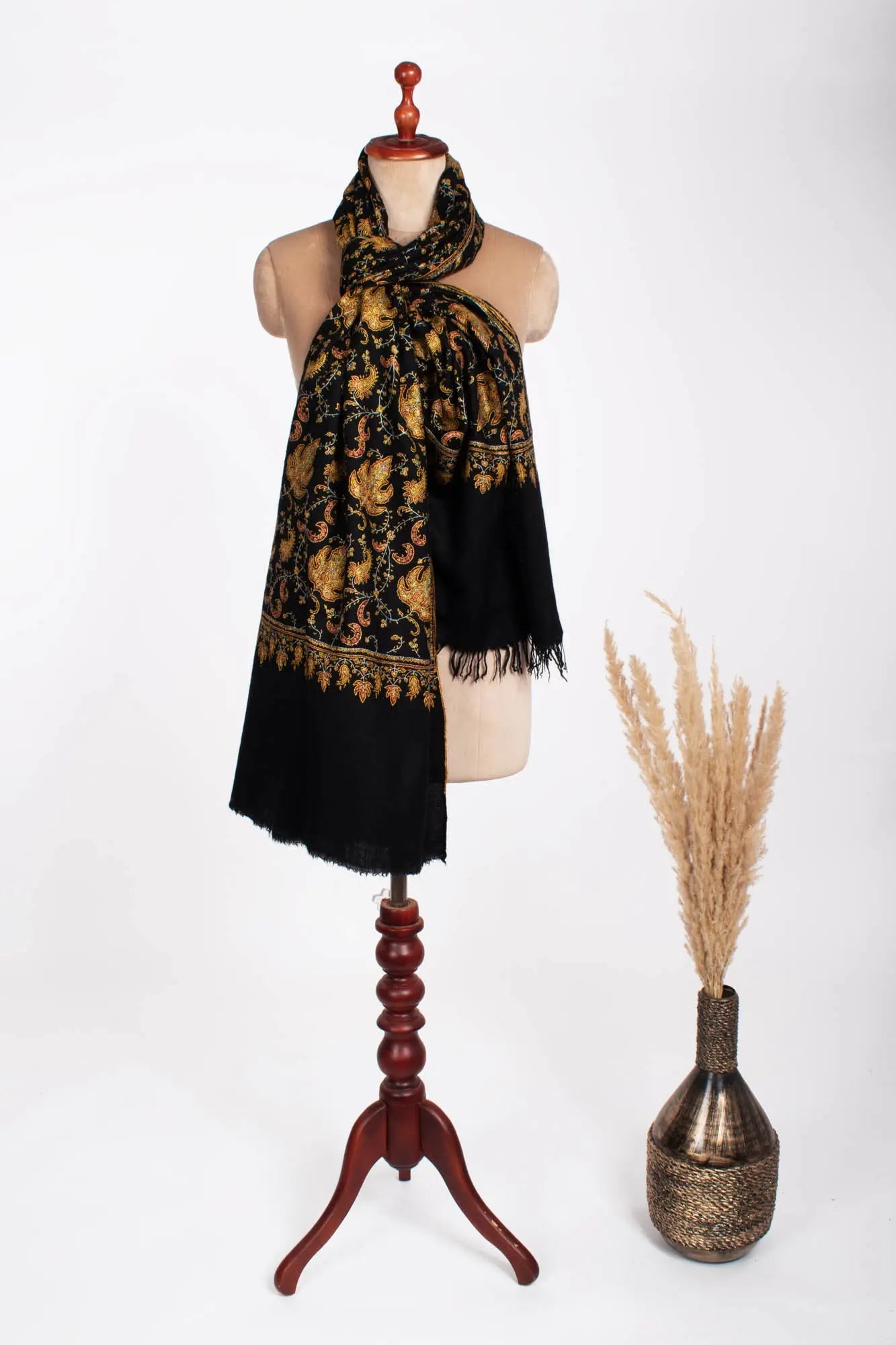 Maple Leaf Inspired Black Pashmina Shawl - CALEXICO Shahkaar