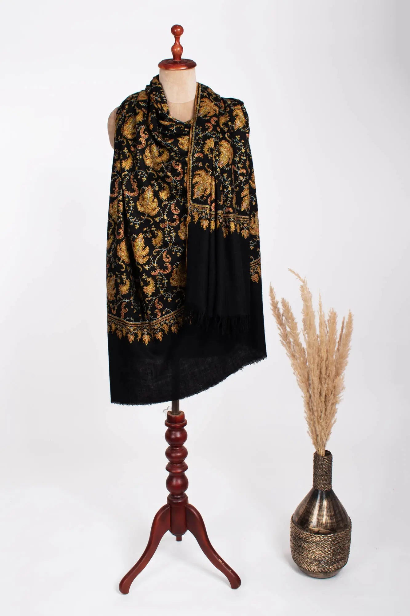 Maple Leaf Inspired Black Pashmina Shawl - CALEXICO Shahkaar