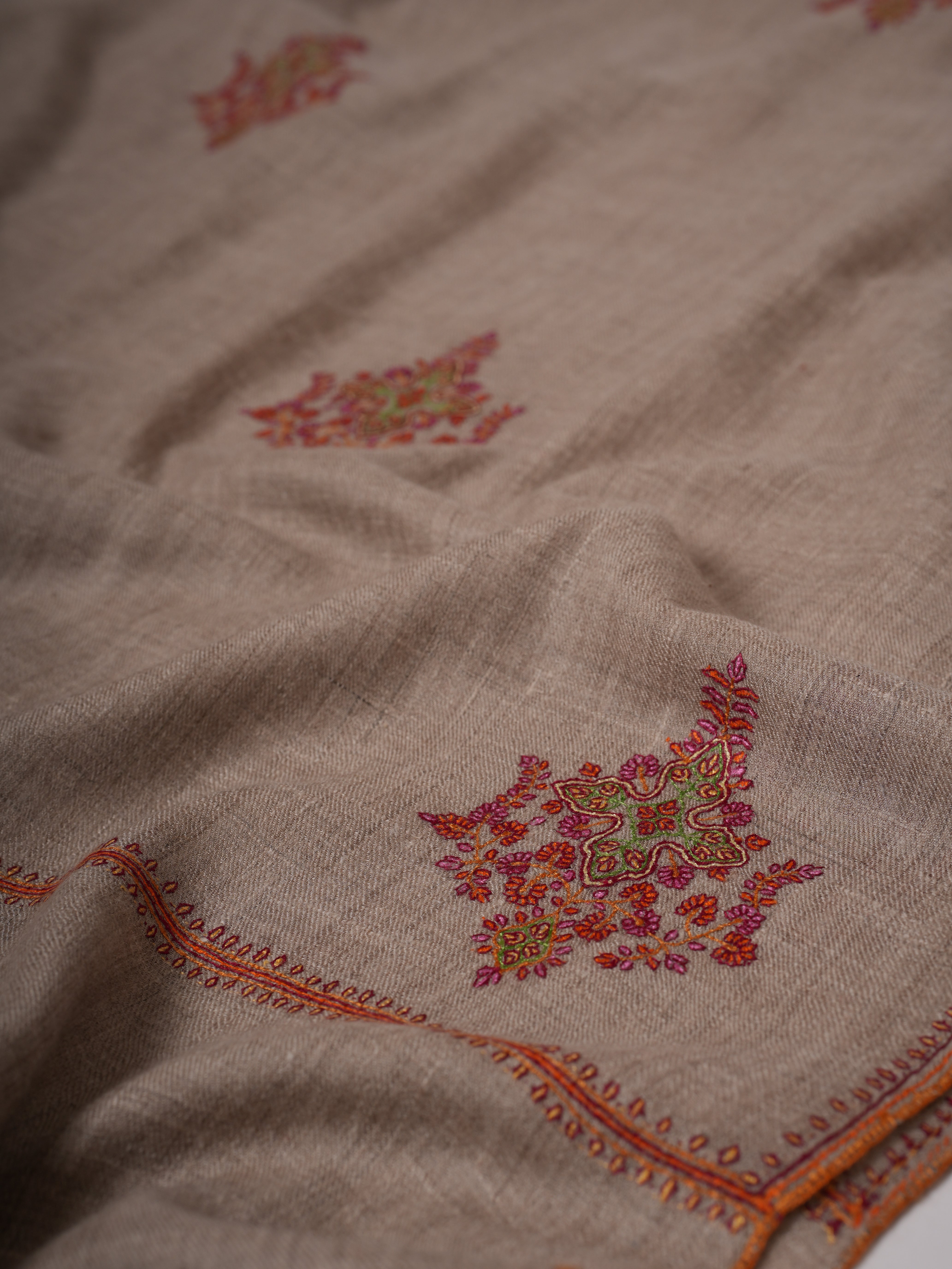 Natural Grey Hand Embroidered Buteh Kashmiri Pashmina Shawl Shahkaar