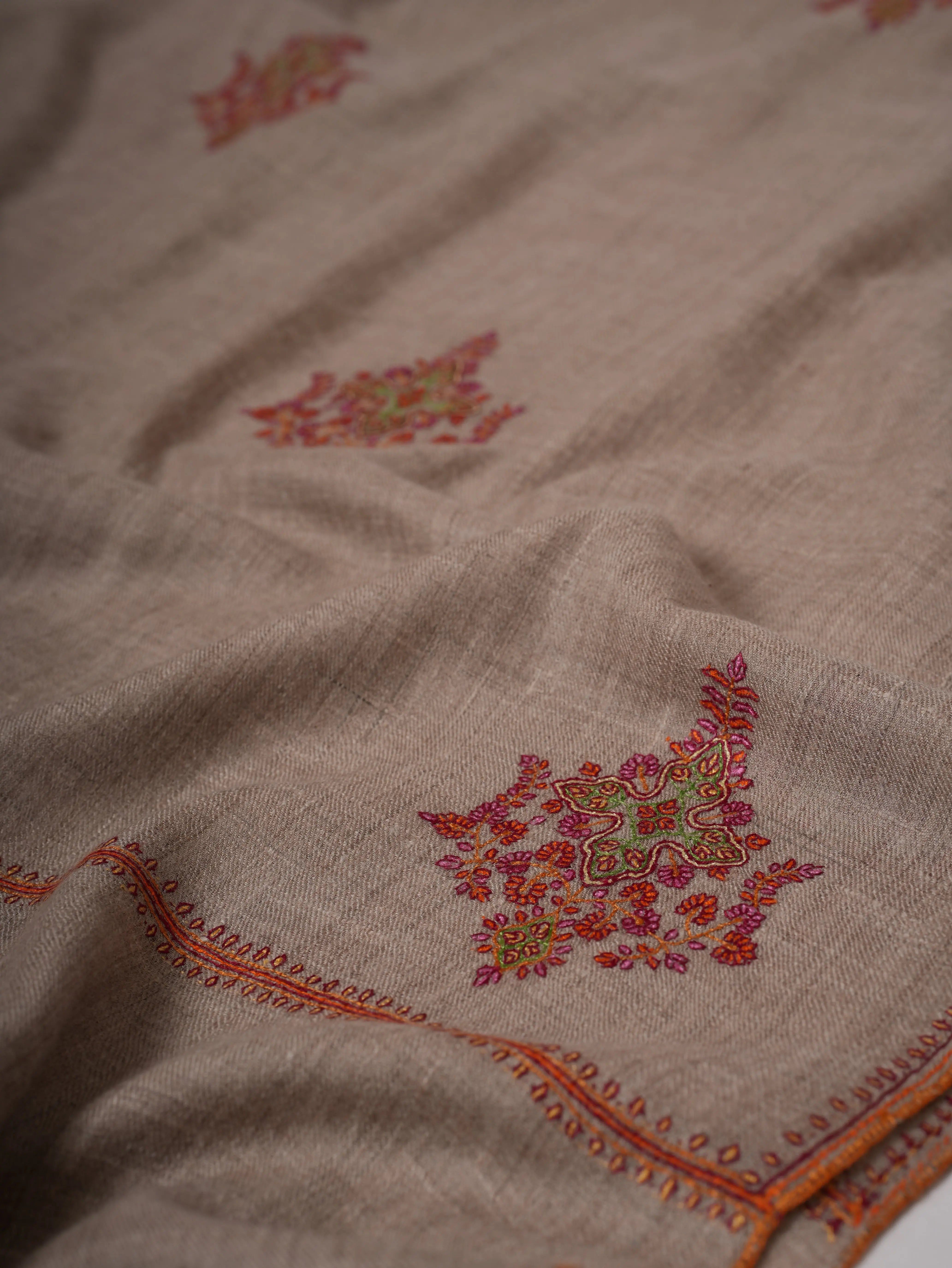 Natural Grey Hand Embroidered Buteh Kashmiri Pashmina Shawl Shahkaar
