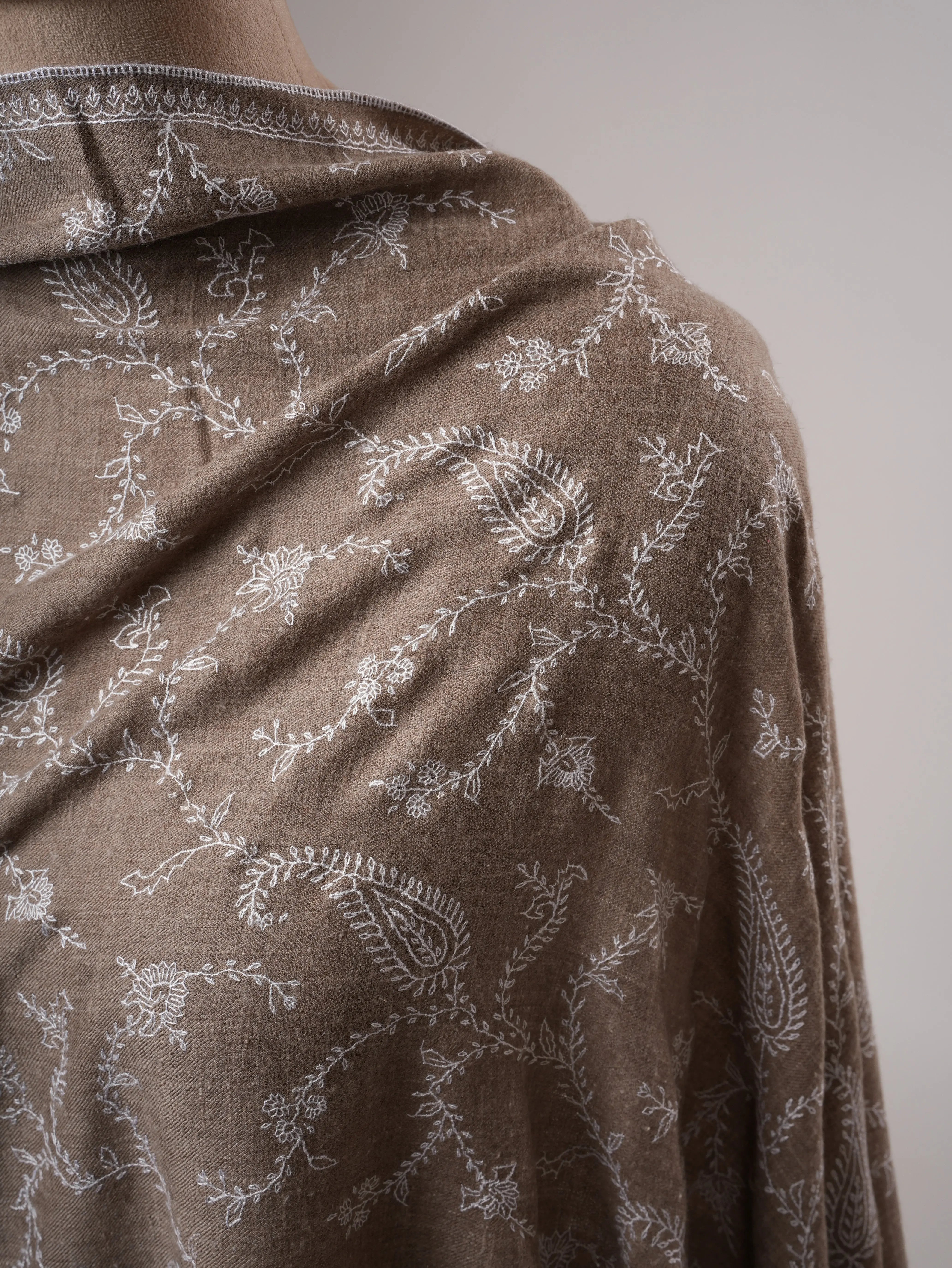 Natural Grey Kashmiri Pashmina Shawl with White Sozni Embroidery - Shahkaar