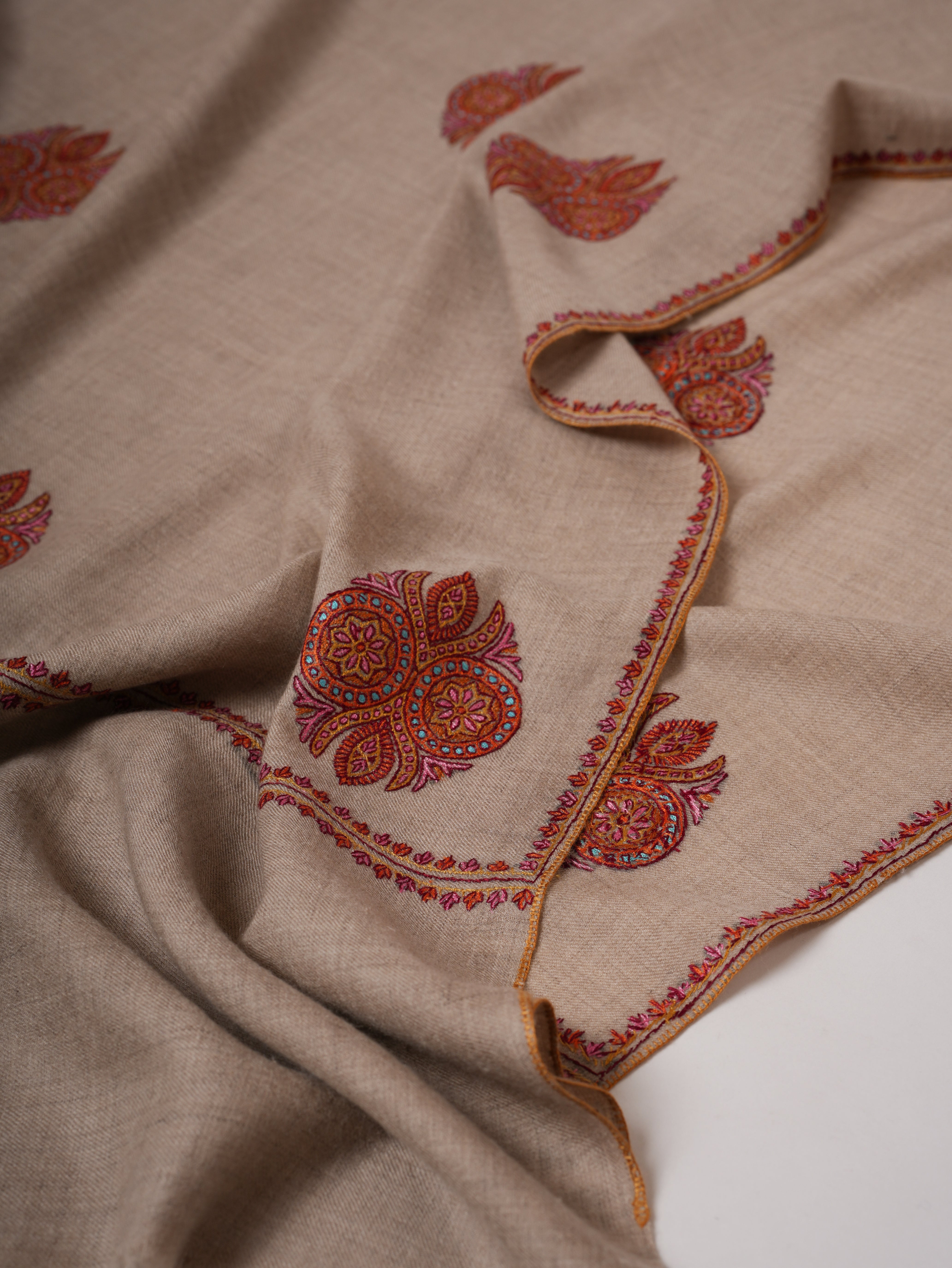 Natural Grey Pashmina Shawl – Handwoven with Buteh Sozni Embroidery Shahkaar