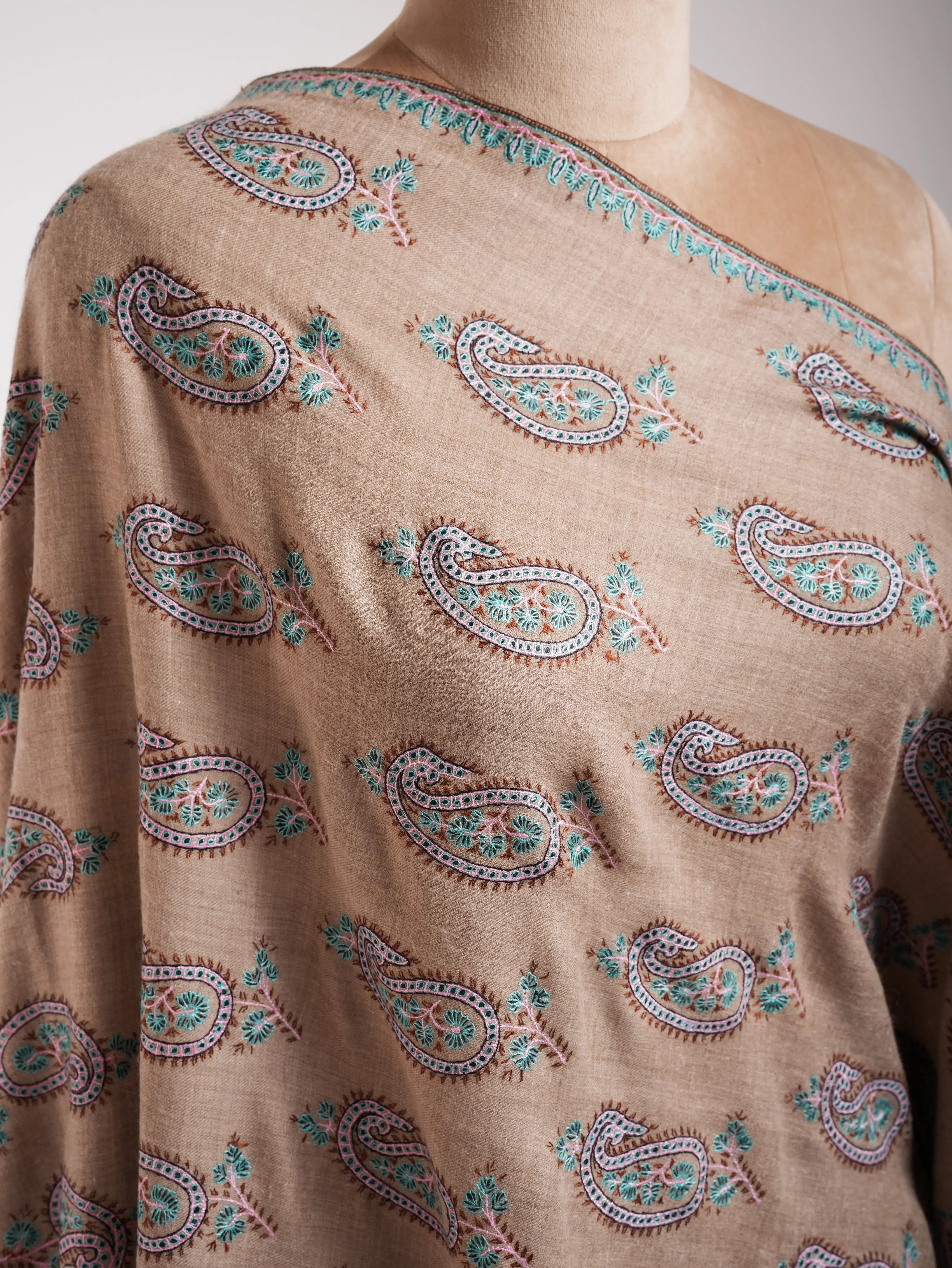 Natural Grey Pashmina Shawl with Paisley Embroidery Shahkaar